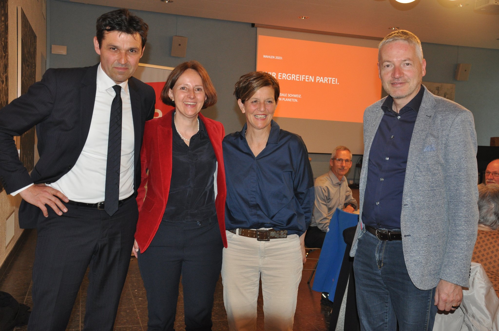 Nationalrat Matthias Aebischer und die Kandidierenden für den Nationalrat Karin Kälin, Daniela Minikus und Thomas Marbet 