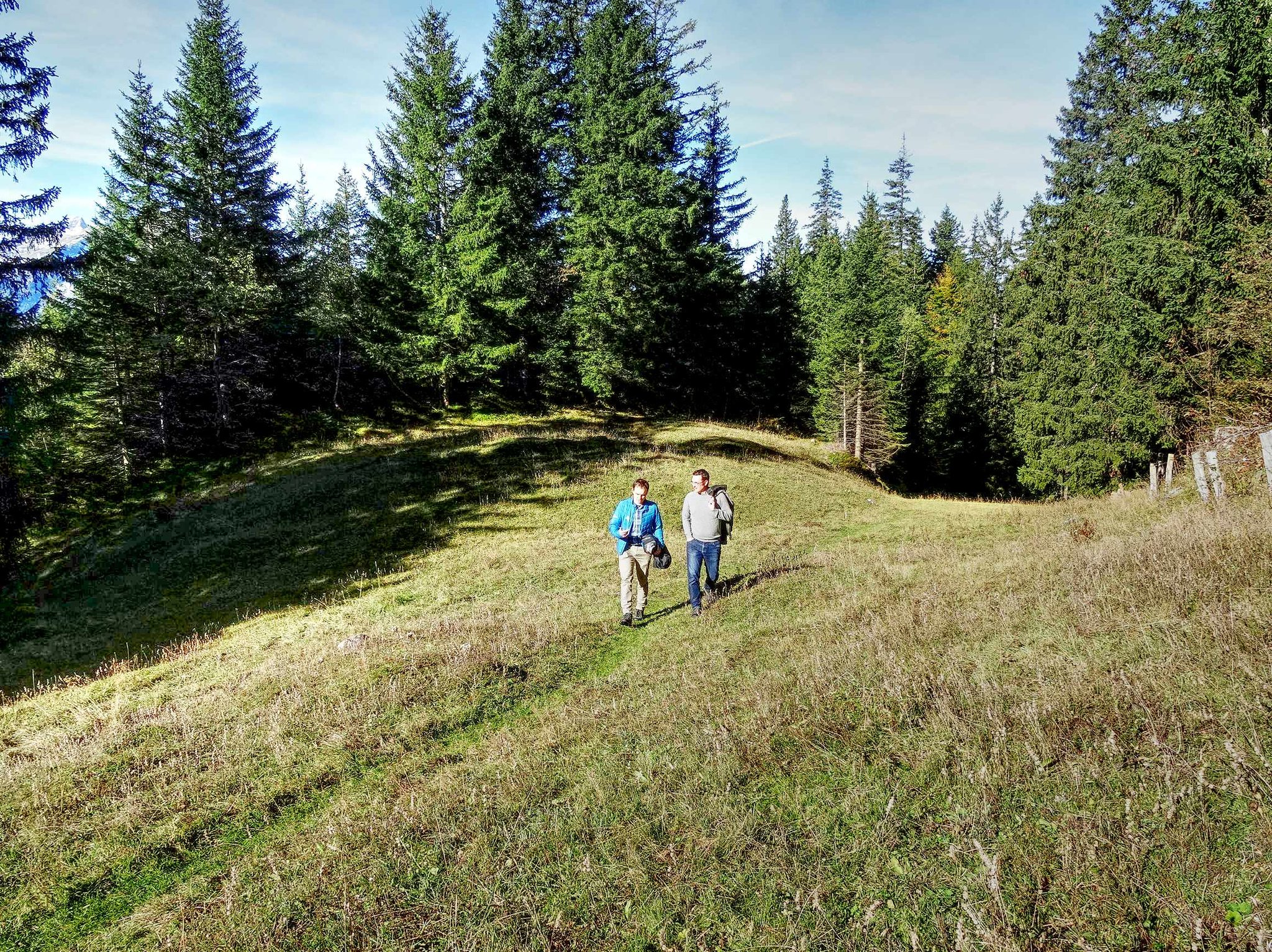 Christoph Leibundgut von TOI und Adrian Kräuchi vom Büro Landplan holen auf