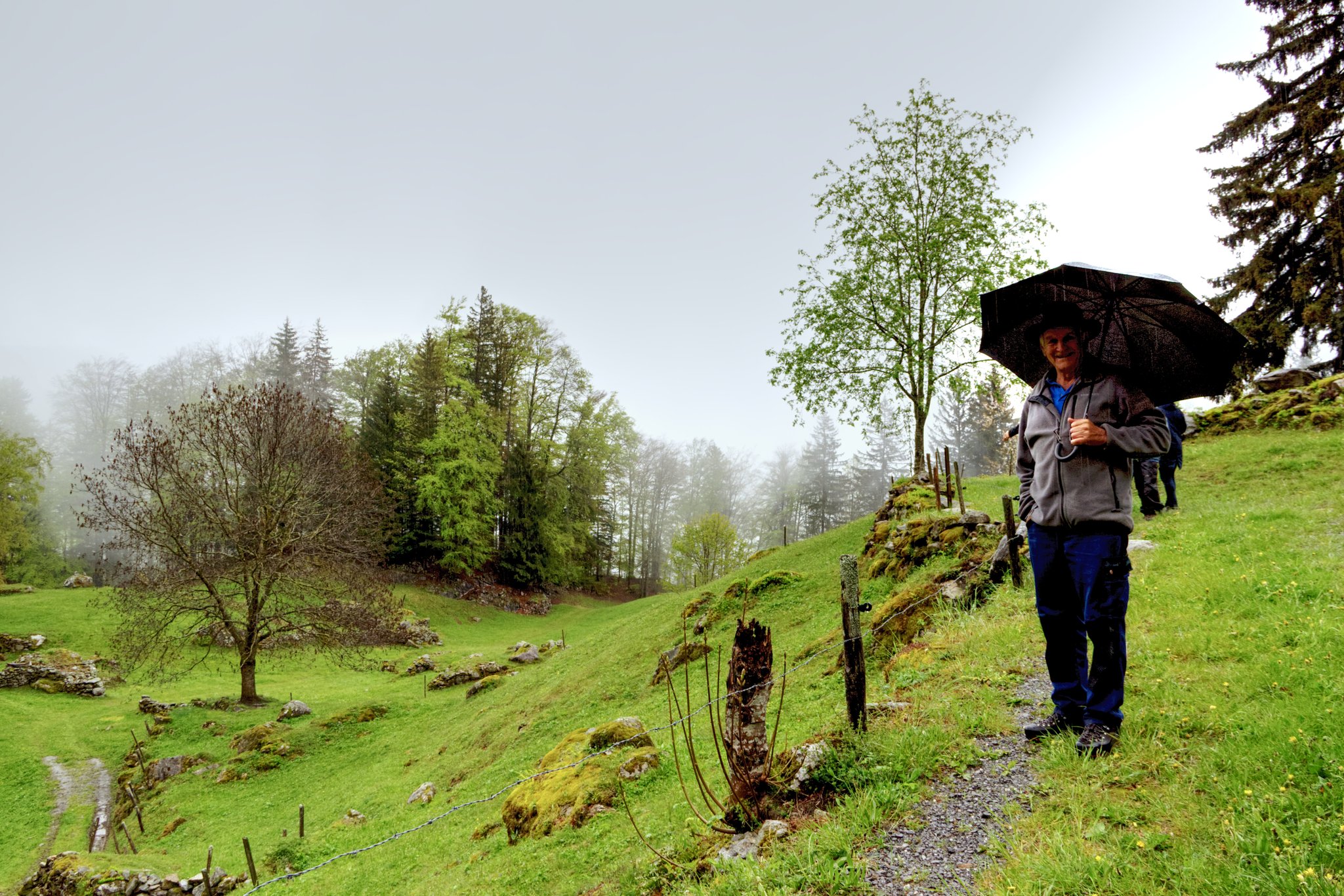 Der damalige Gewinner Simon Kohler hält die Trockenmauern instand.