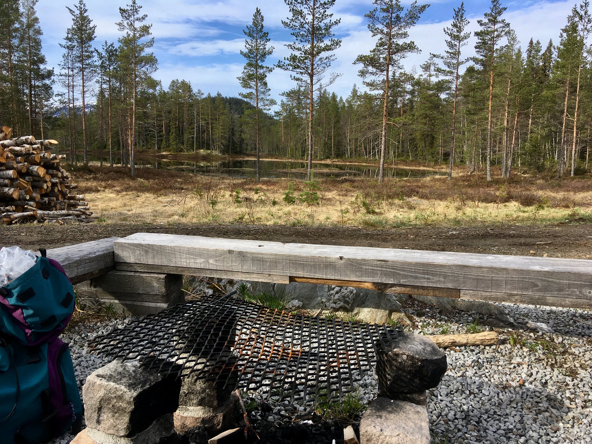 Schotterplatz mit Grillstelle