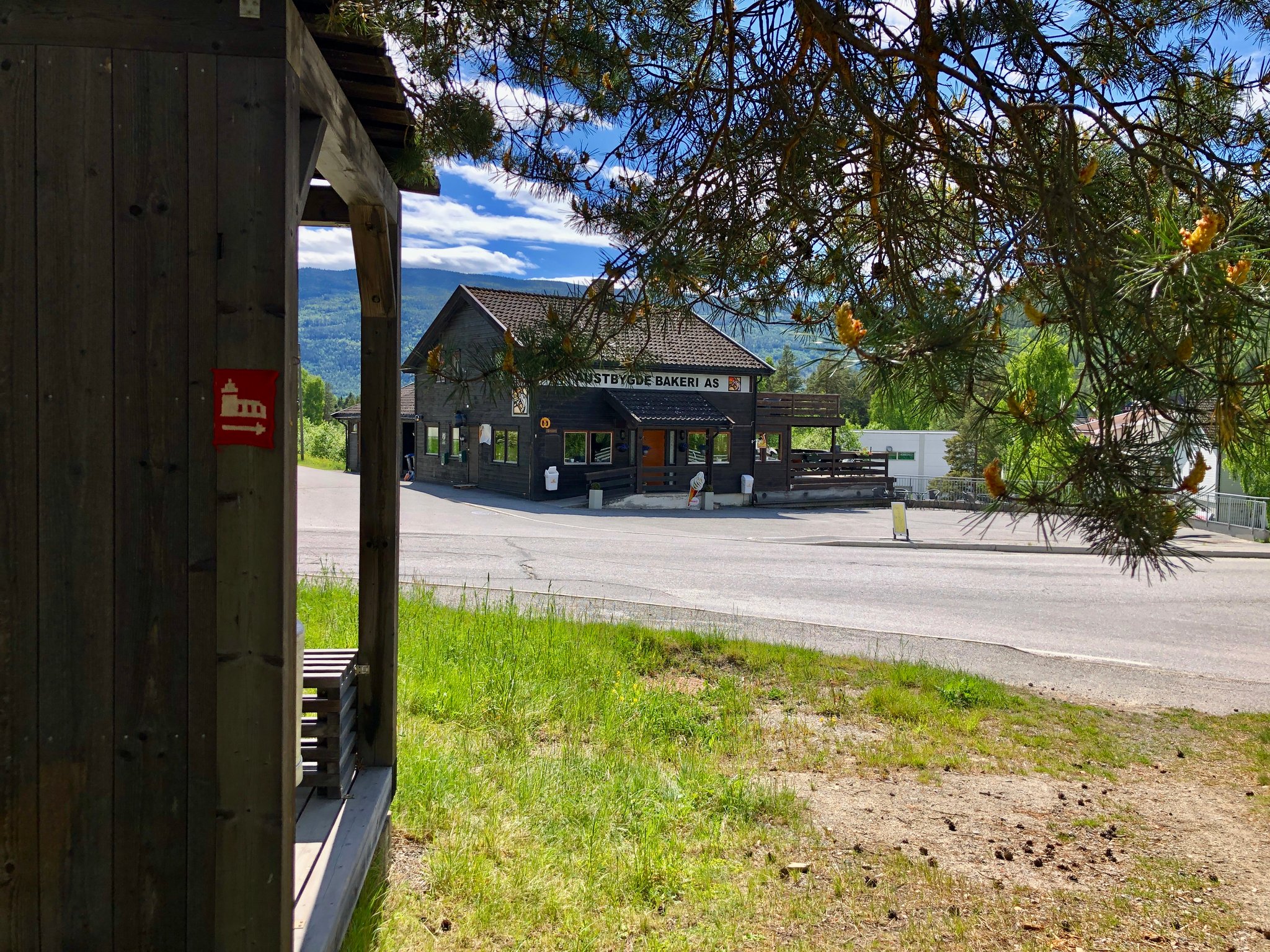 im Zentrum trefft ihr auf die Bäckerei mit Café