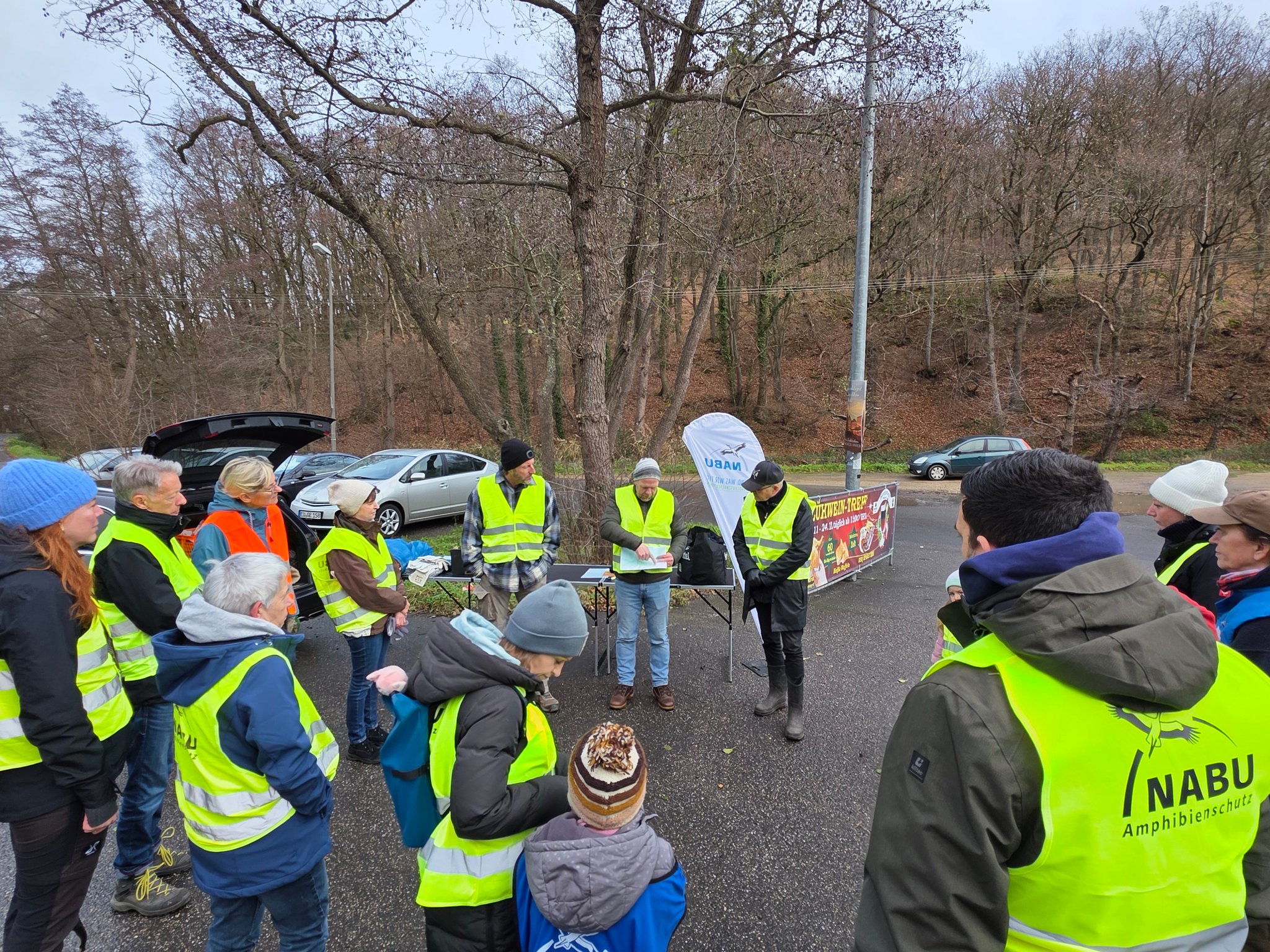 Einweisung und Gruppenaufteilung durch Ulrich Pohl, einem der Sprecher des NABU Euskirchen-Vorstandes