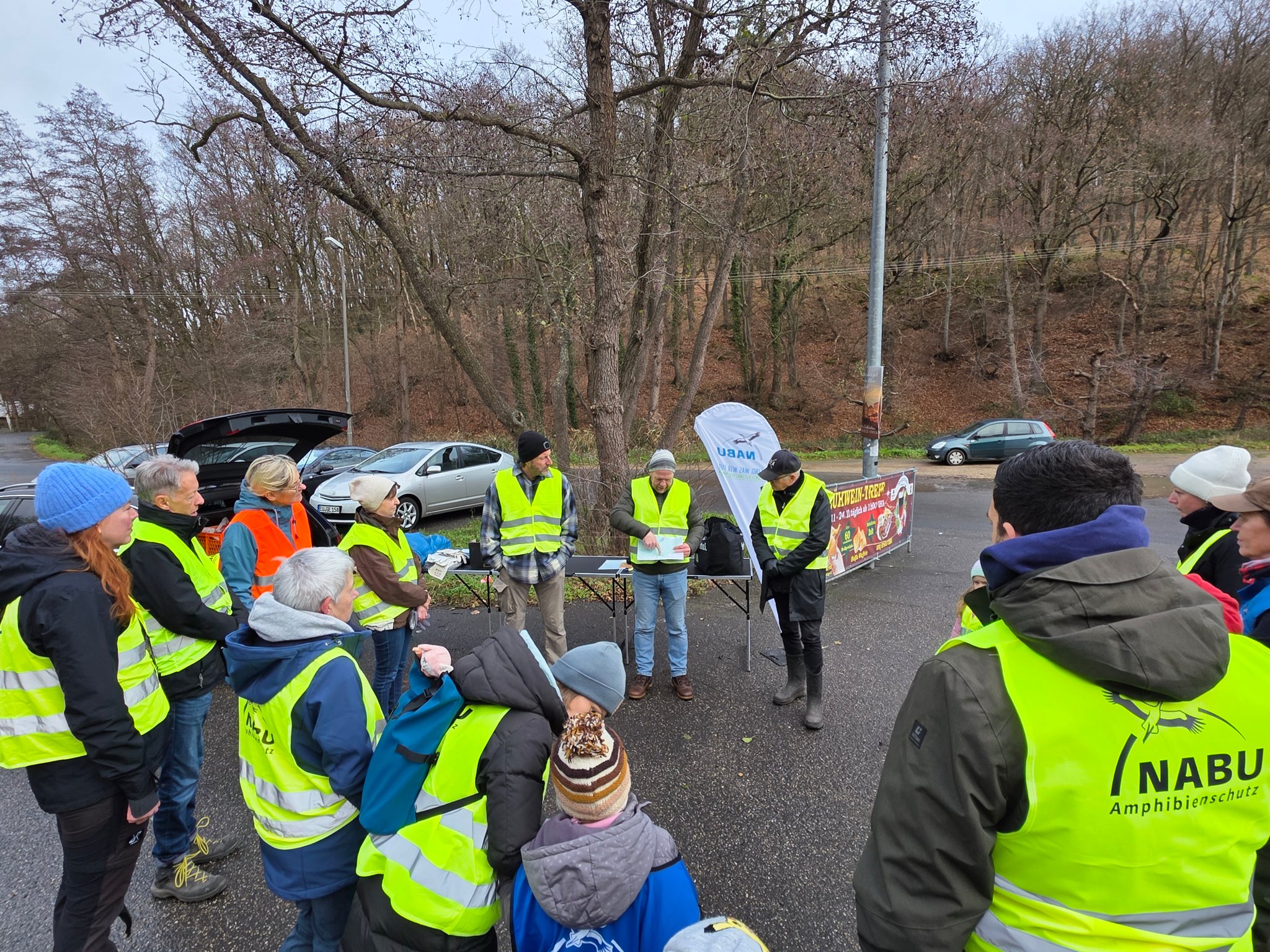 Einweisung und Gruppenaufteilung durch Ulrich Pohl, einem der Sprecher des NABU Euskirchen-Vorstandes