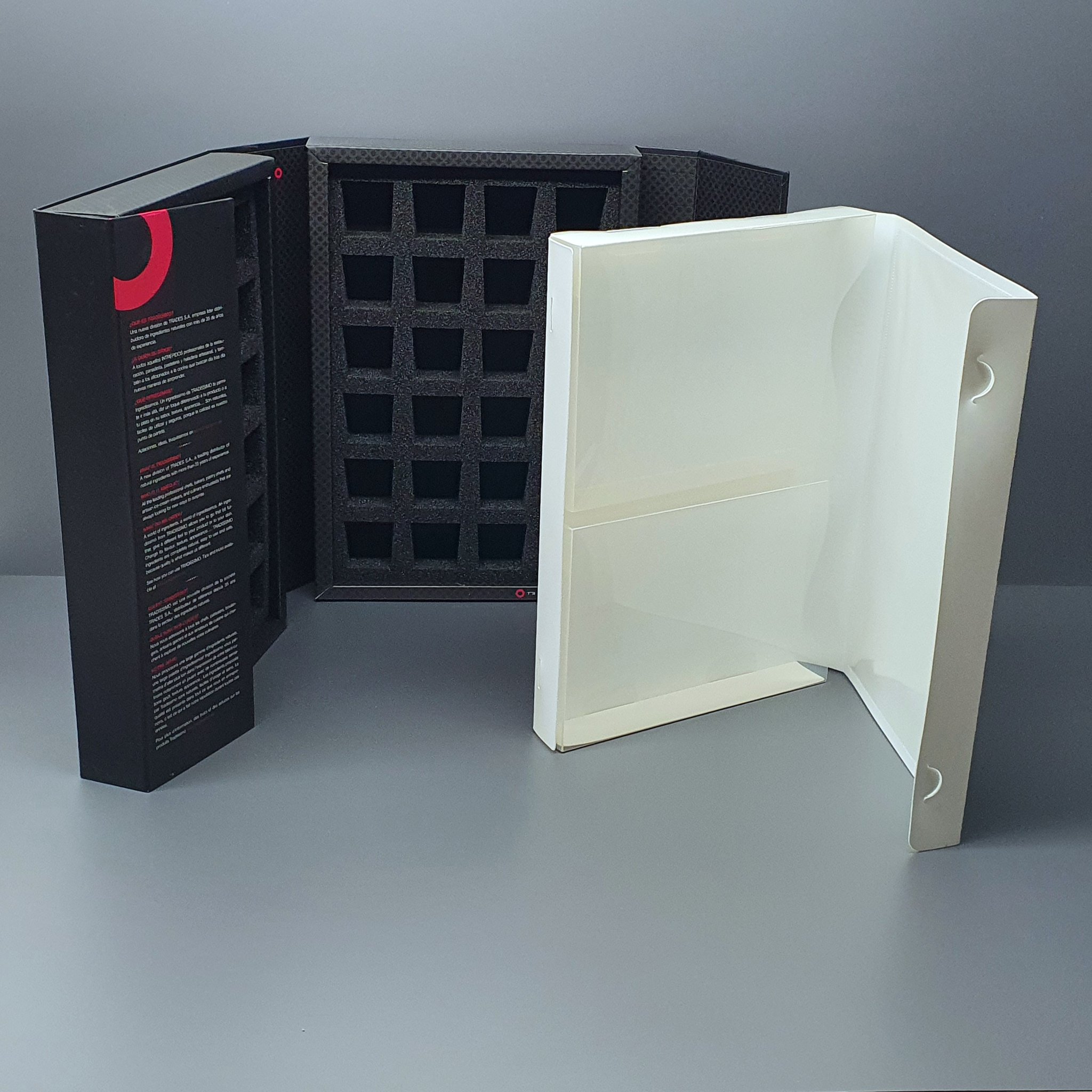 05- Muestrarios en Cartón y Plástico