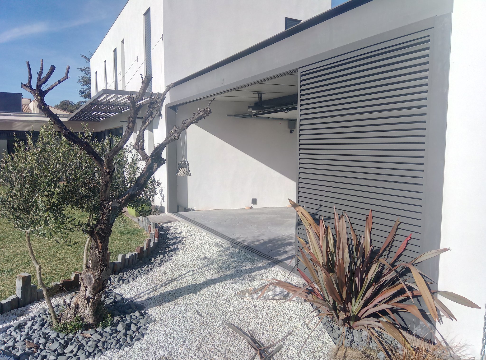 Porte coulissante suspendues. Aubais, Gard (30)  Métalu d'Oc