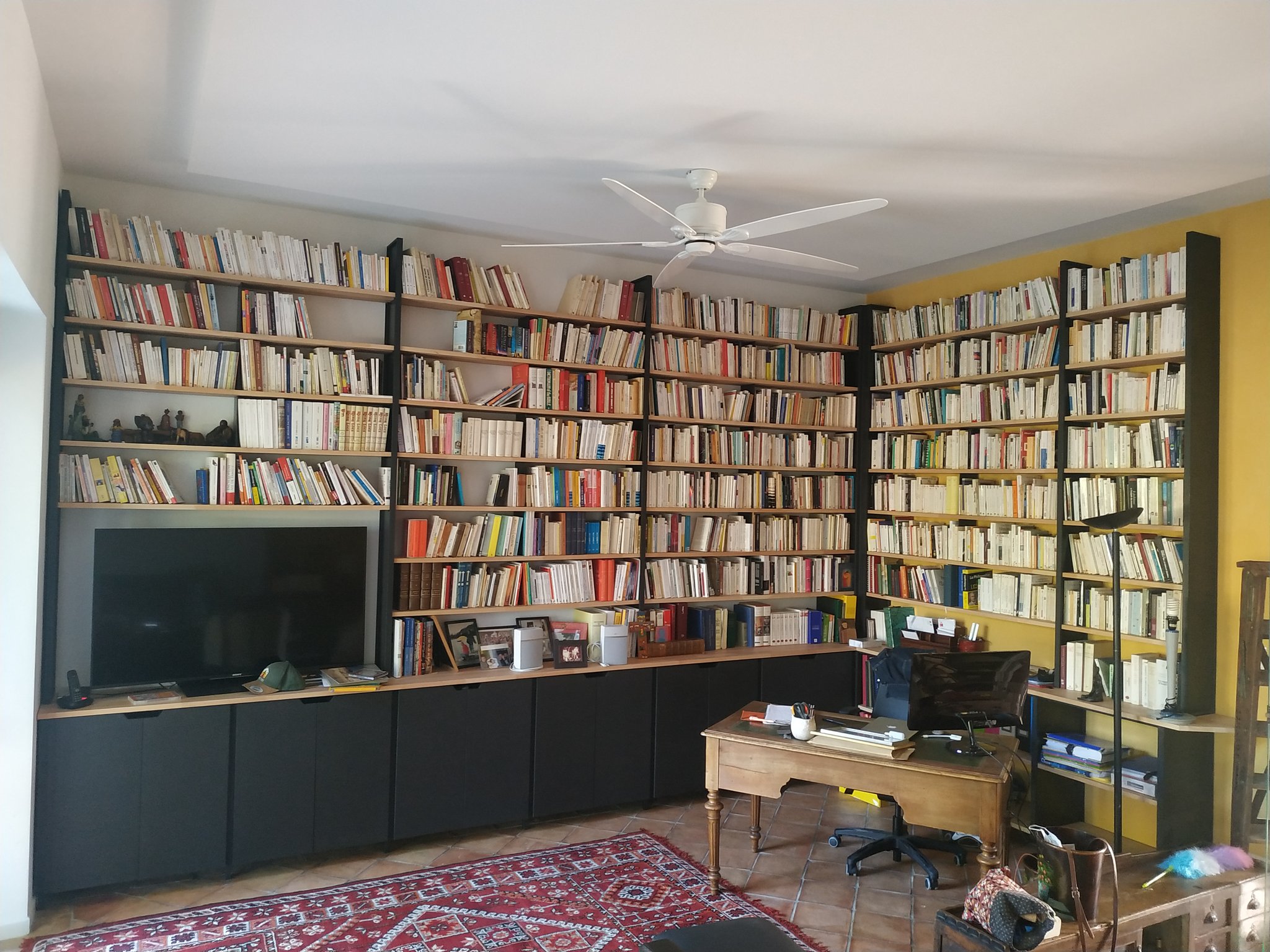 Bibliothèque sur mesure acier et hêtre