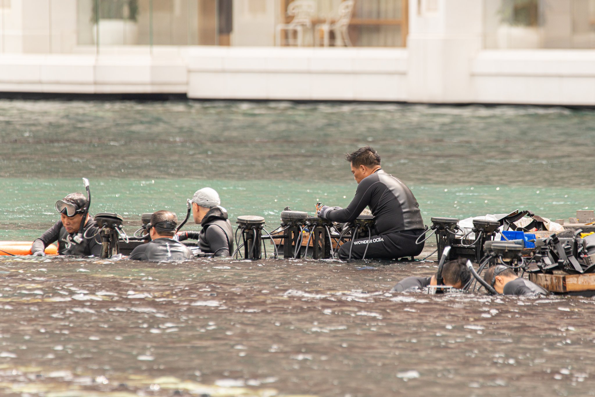 Wynn Palace - Oarsmen Light Replacement Works