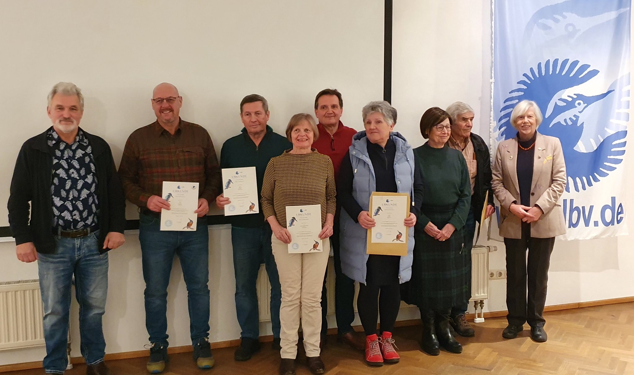 Alle Geehrten, li KG Vorsitzender Heinz Schindlatz, re KG Vorsitzende Stellvertreterin Gisela Merkel-Wallner