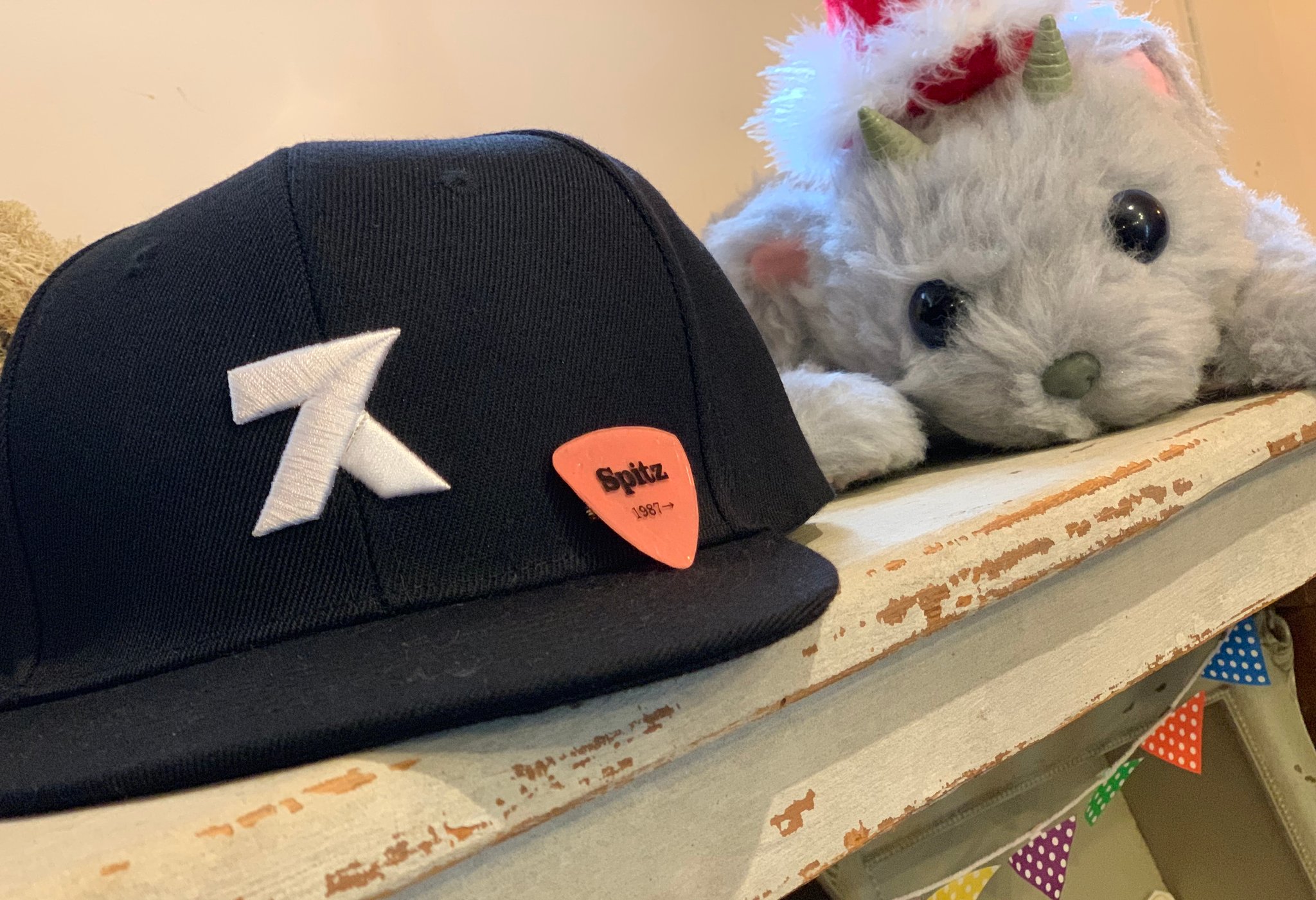 サンタ帽をかぶる子モニャ🎄サンタ帽もはちさん手作り。