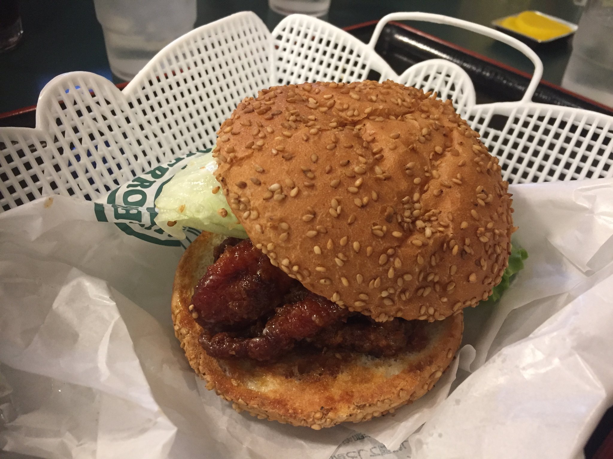 ラッキーピエロ峠下総本店（チャイニーズチキンバーガー）