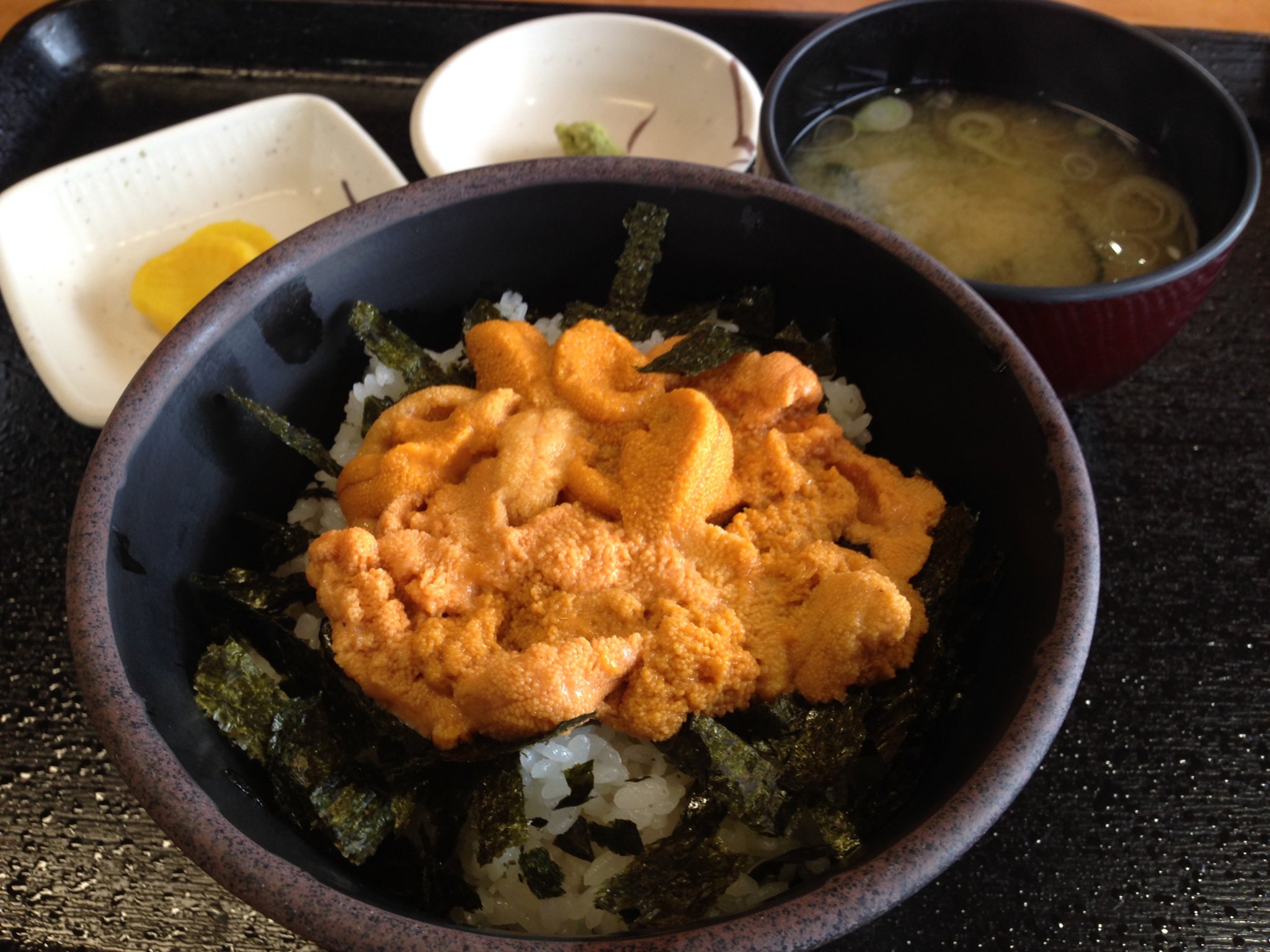 蠣崎商店2階食堂（雲丹丼）