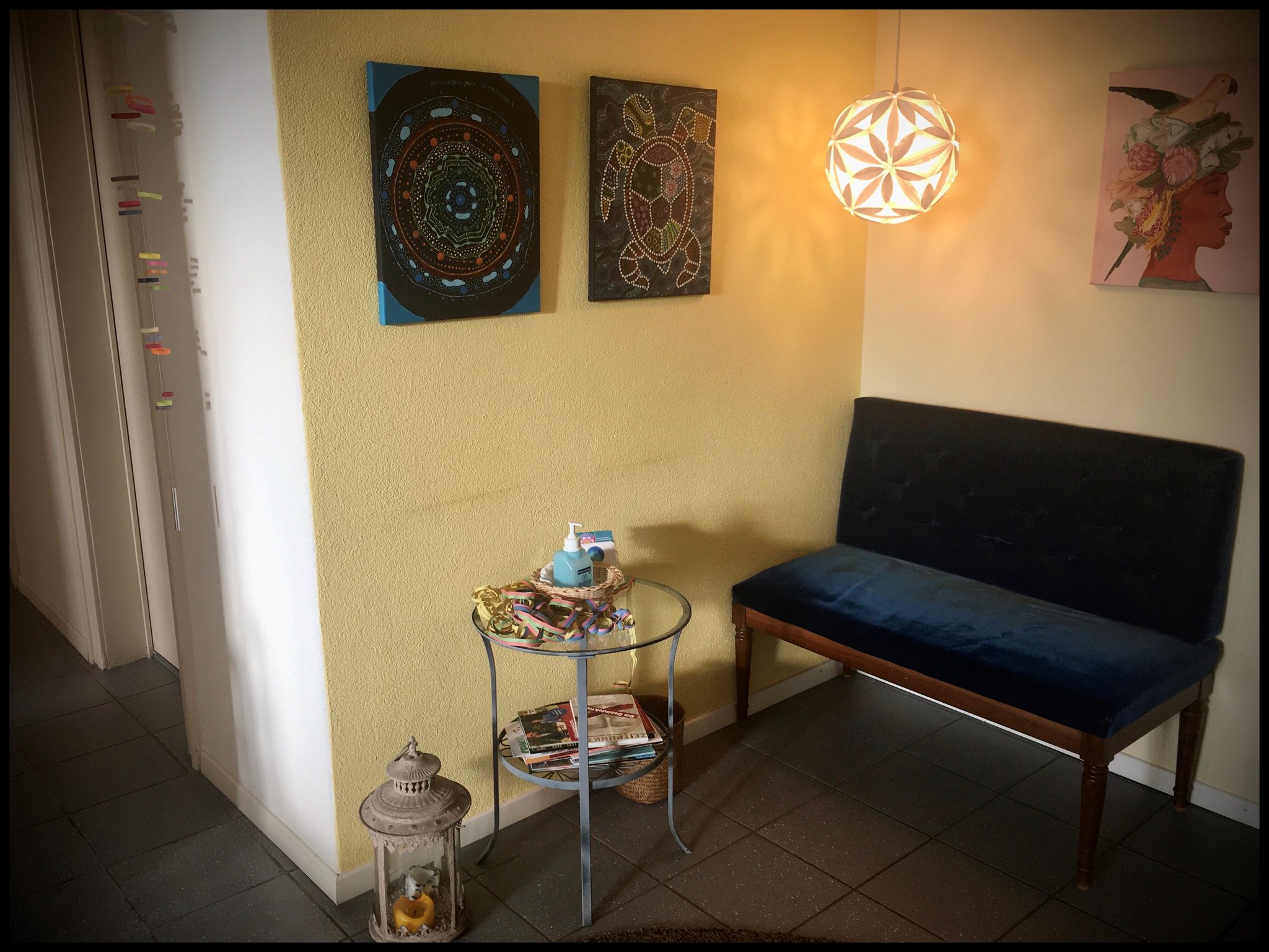 Salle d'attente cabinet médical « au fil de l'eau » à Bienne