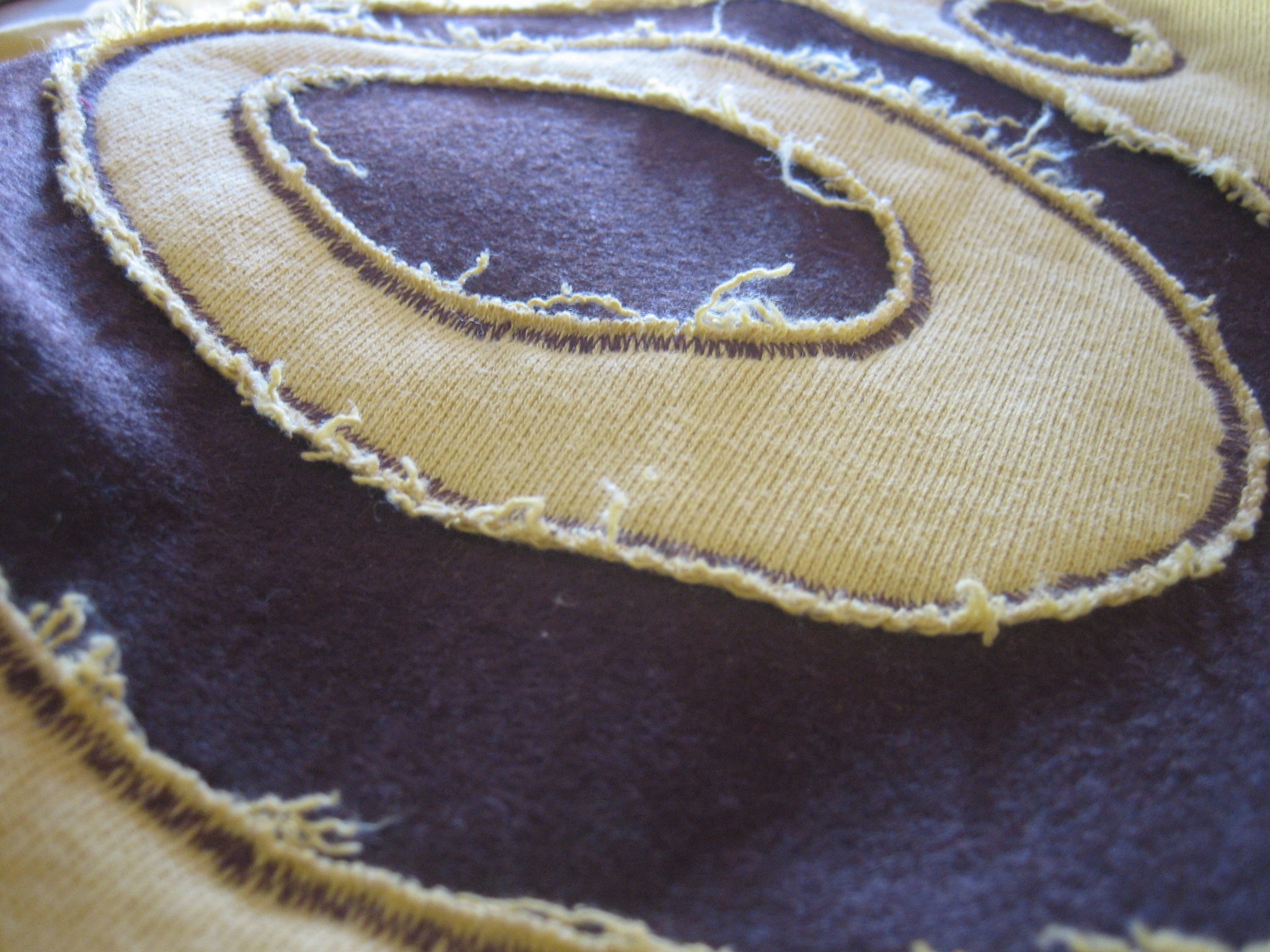 applicazione in feltro sotto al tessuto