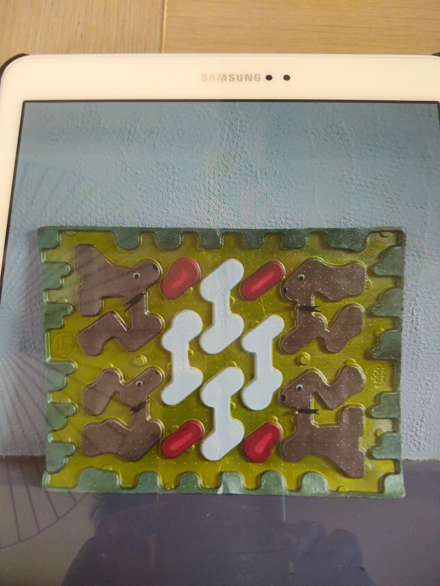 toujours Marianne du 47, Os et côtelettes en récup d'emballages, Marianne, tu nous épate!