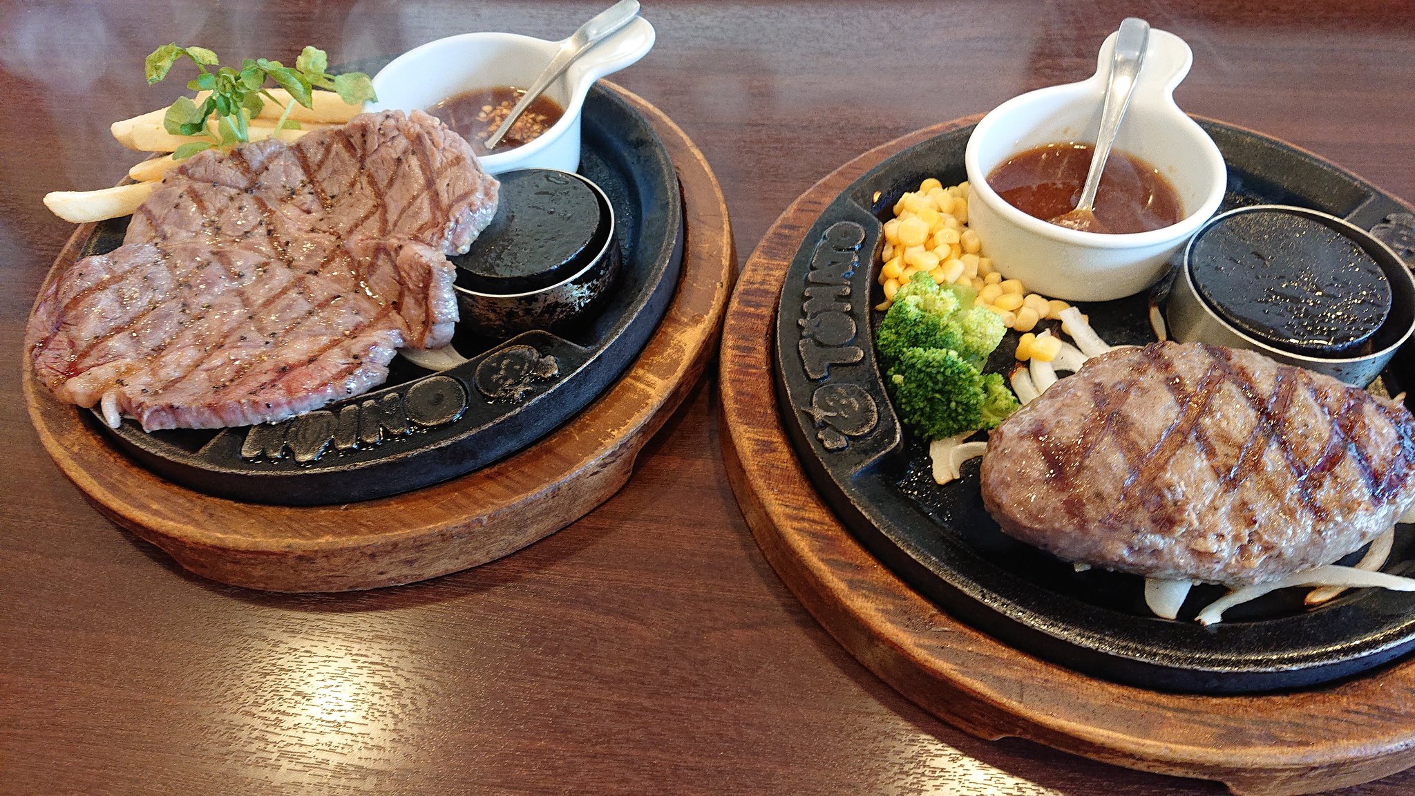 弾丸ハンバーグと大判赤身ステーキ