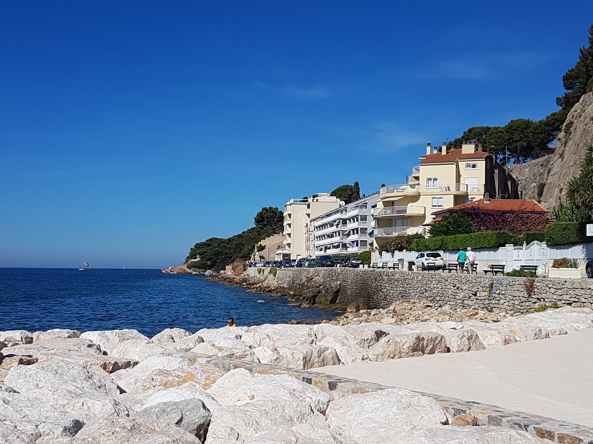 Baignade rocher Corniche des Baux Sanary