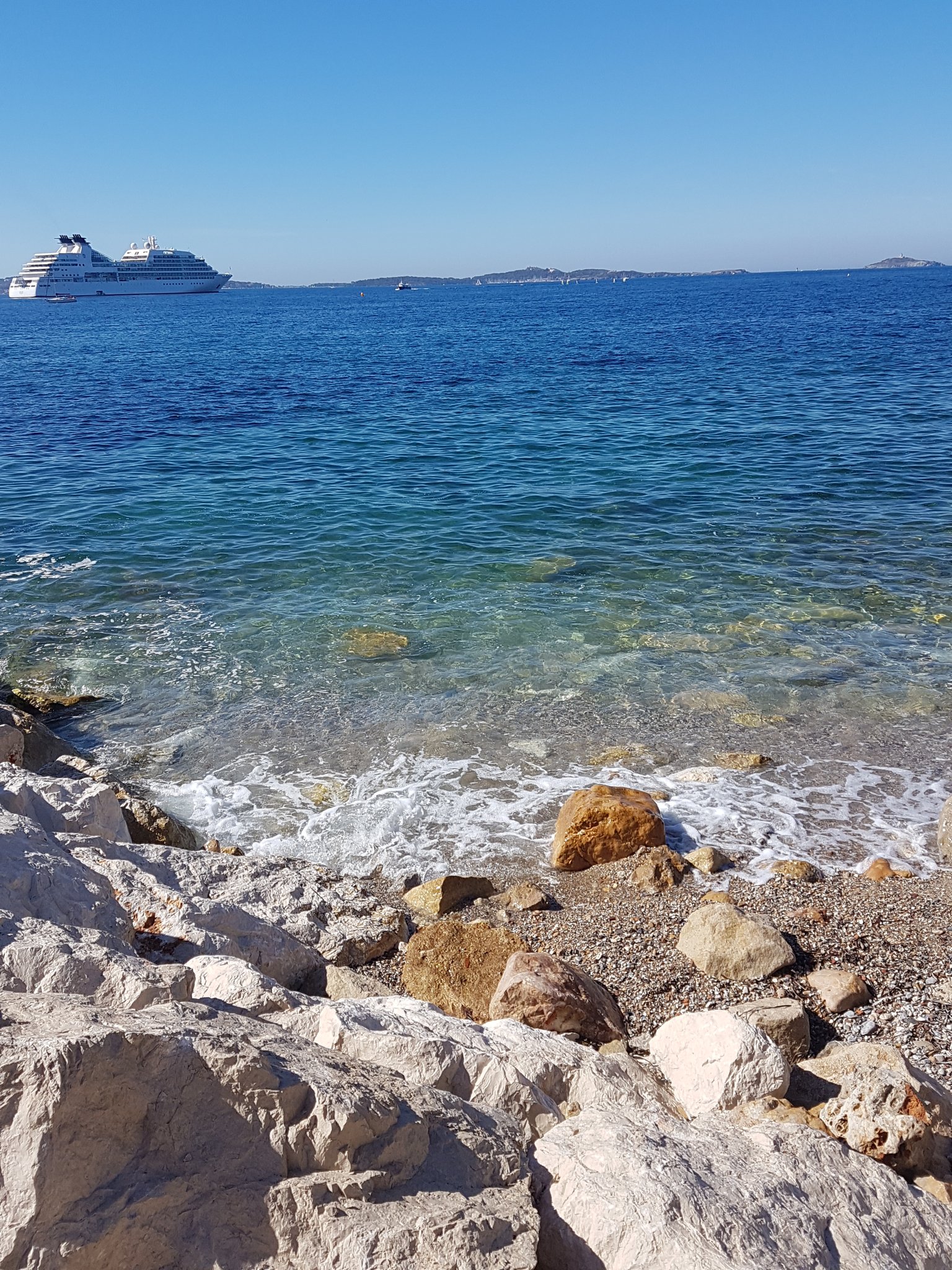 Plage rocher Corniche des Baux Sanary