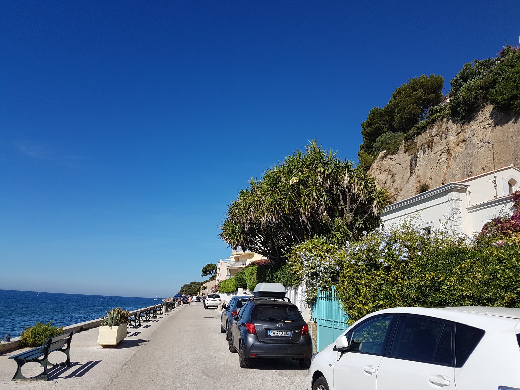 Places parking Corniche des Baux Sanary