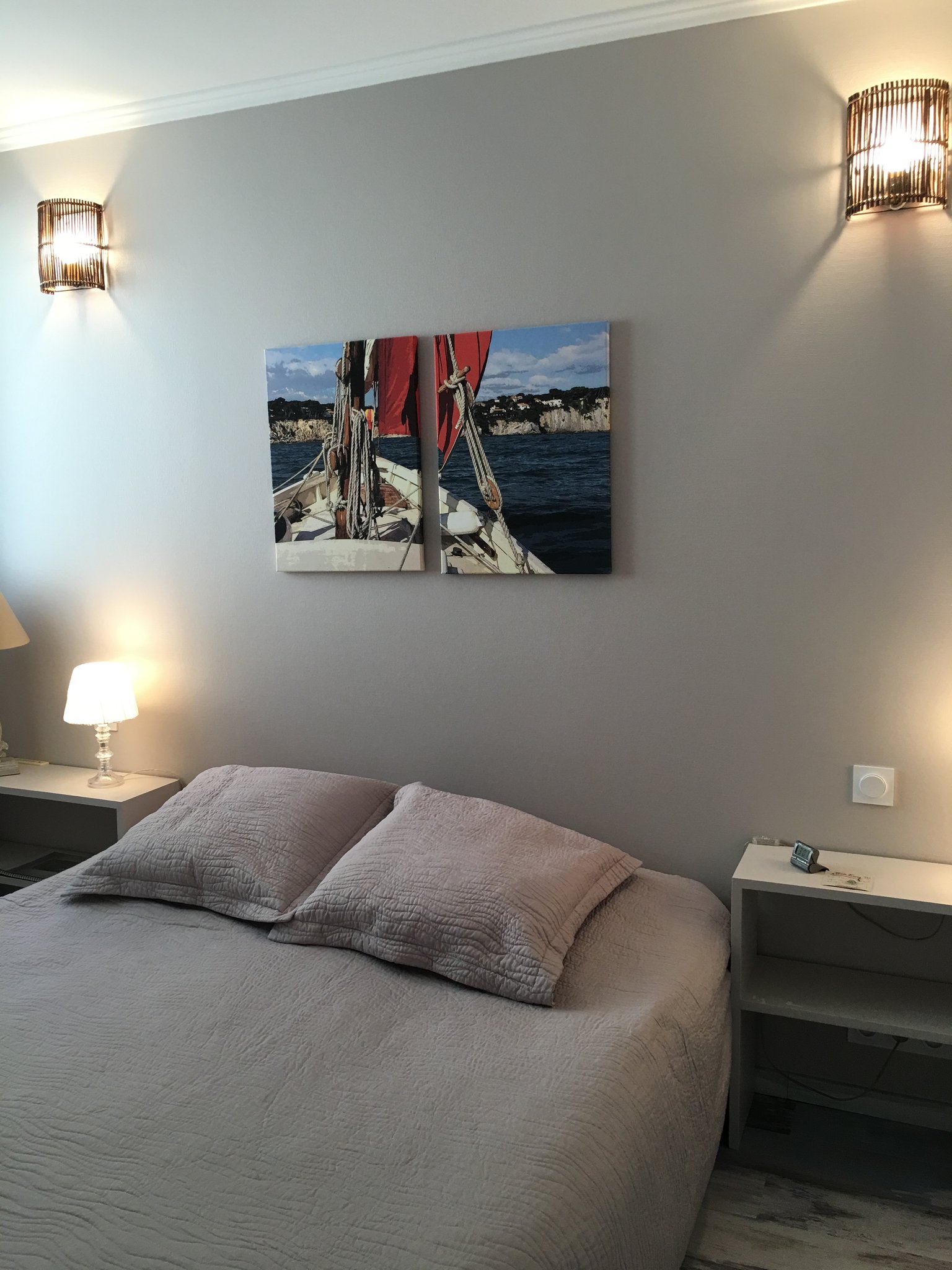 Lit double appartement Sanary