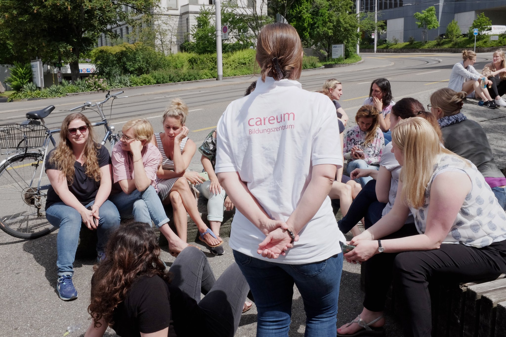 AM SOLLTE STREIKEN GEHEN..........VOR DEM CAREUM 11,14