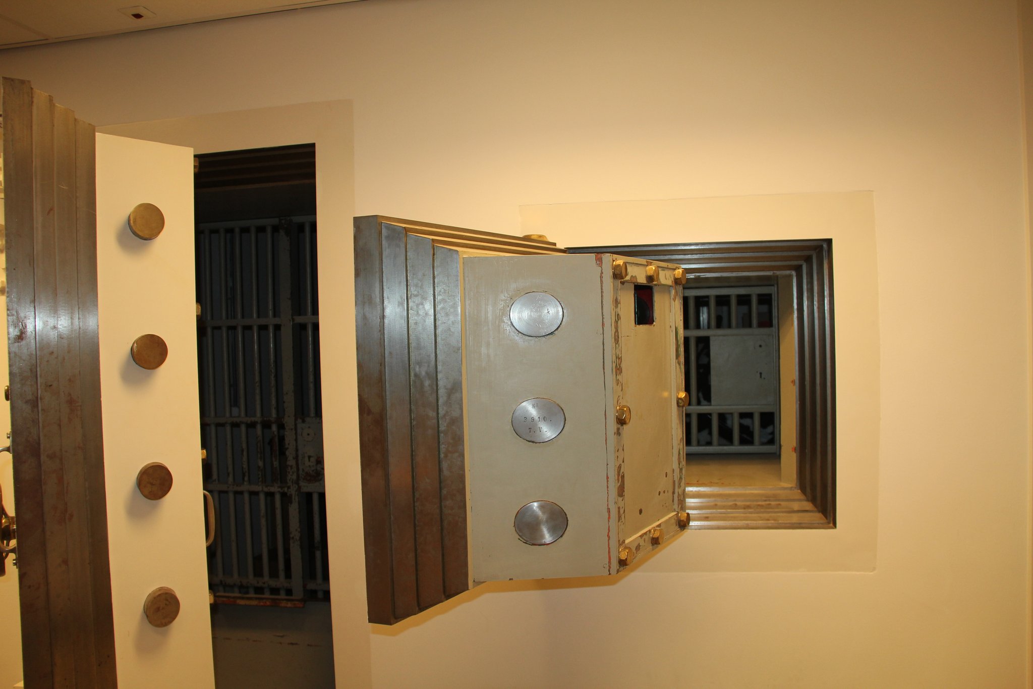 De voormalige kluizen. 