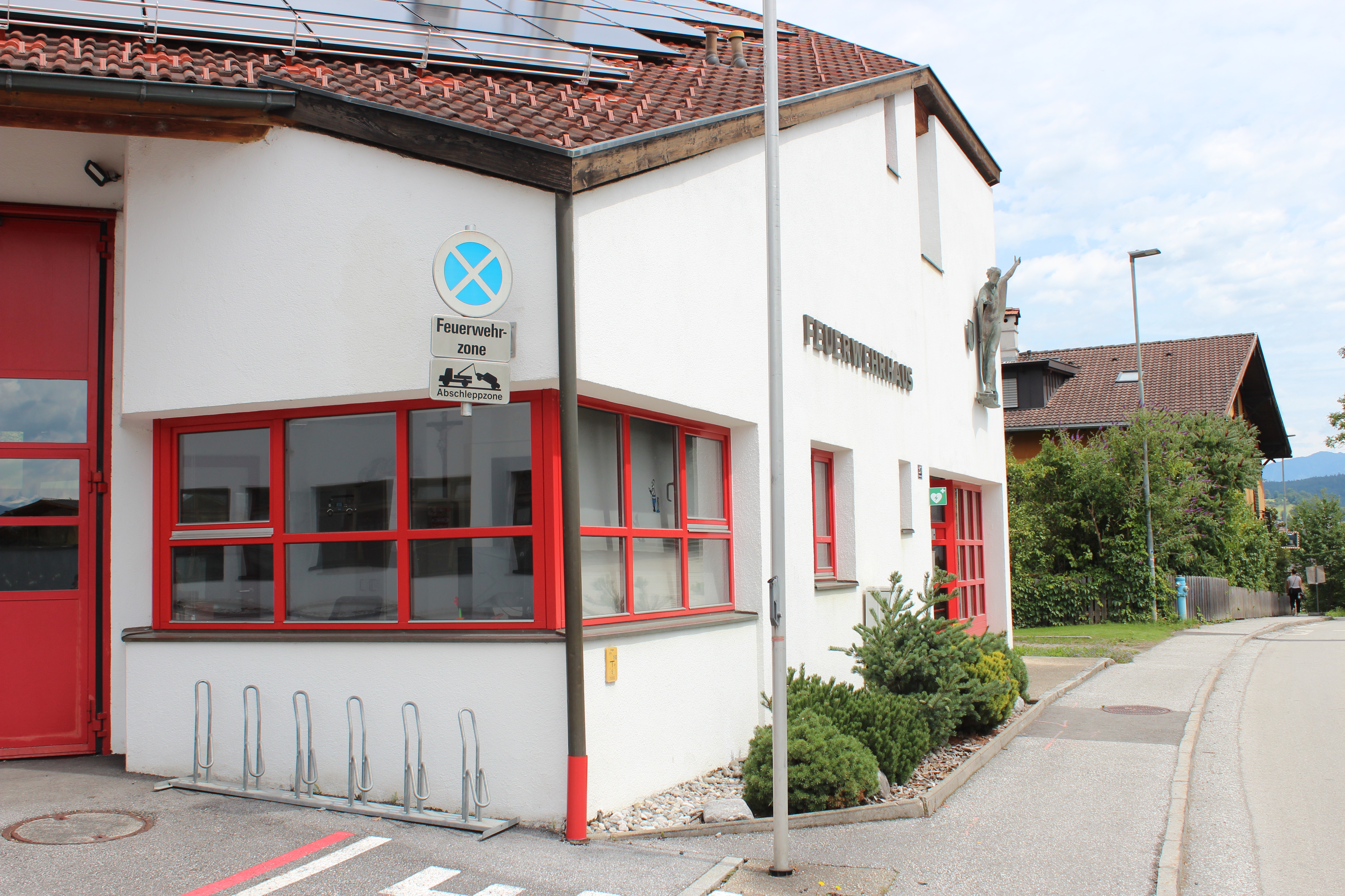 Haupteingang mit Funkraum