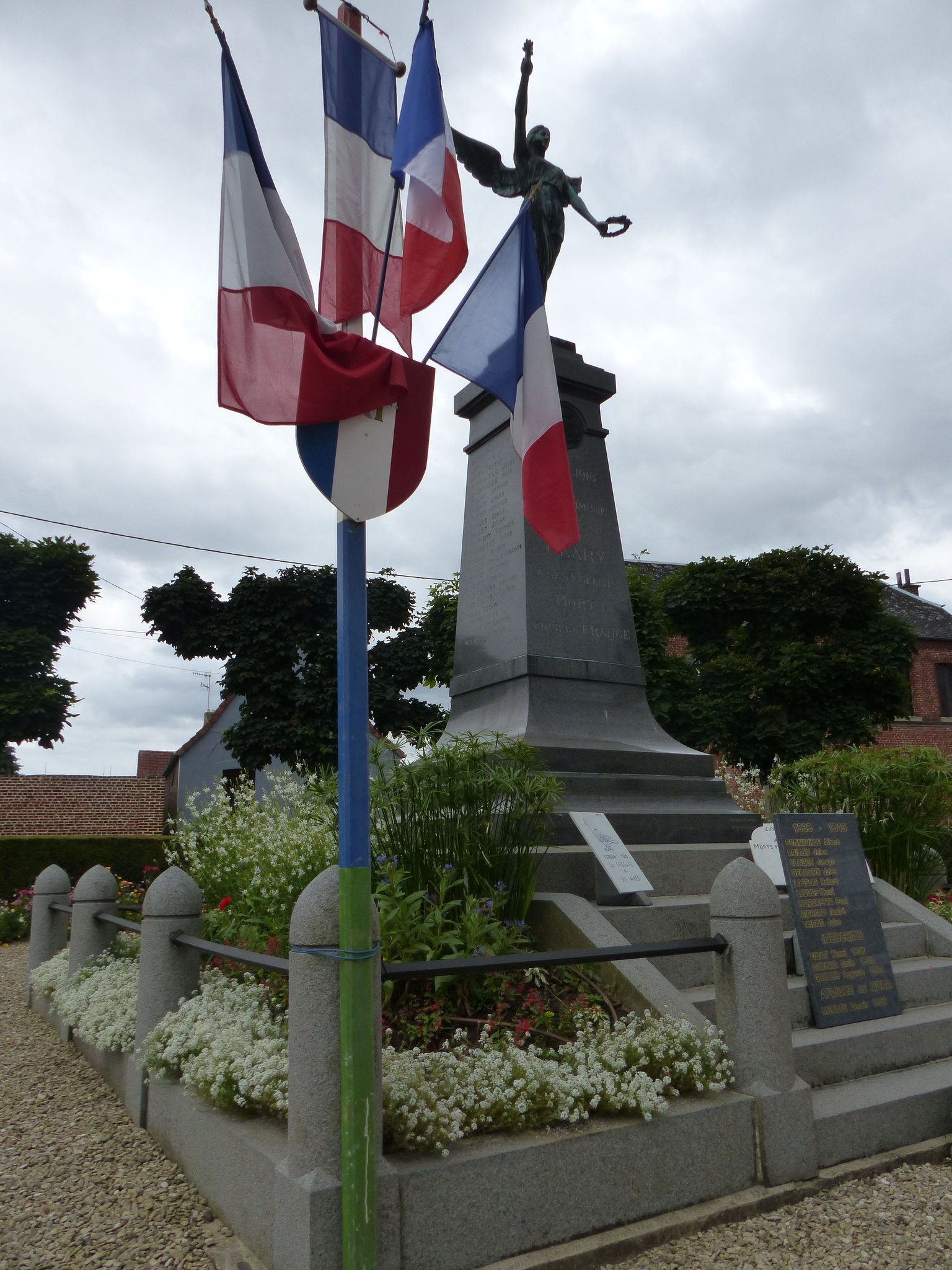 La Place de la Victoire était jusqu'en 1913 une mare, servant d'abreuvoir aux chevaux...