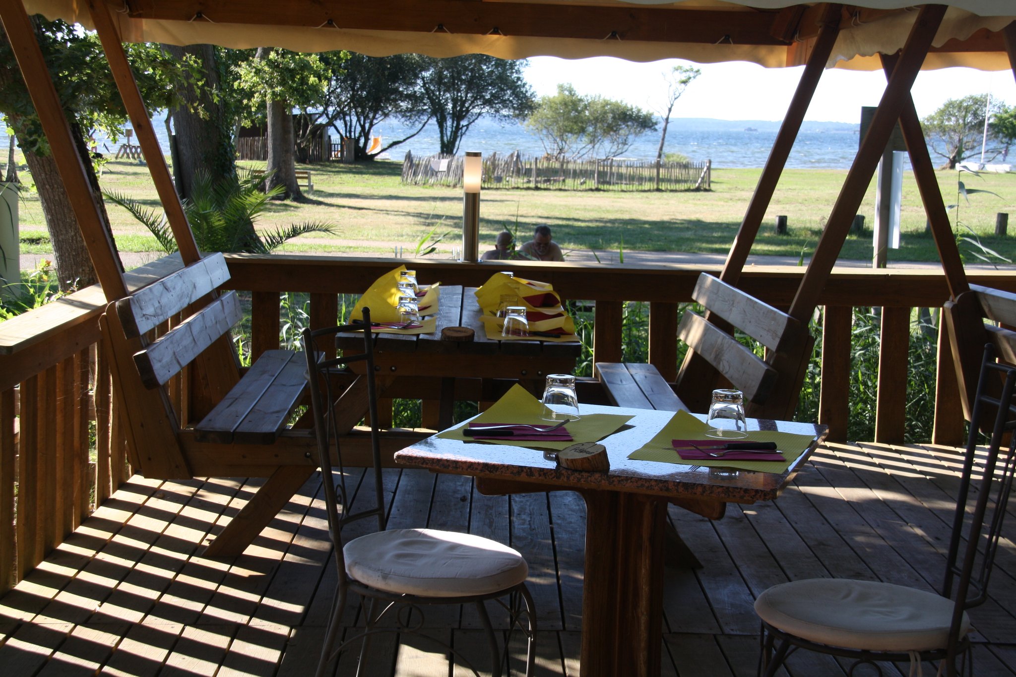 Vue sur le lac depuis la Paillote