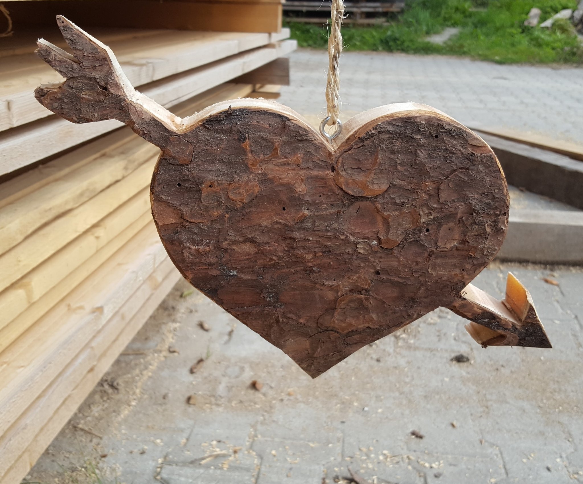 Wir lieben HOLZ und freuen uns auf Ihre Holz-Ideen.