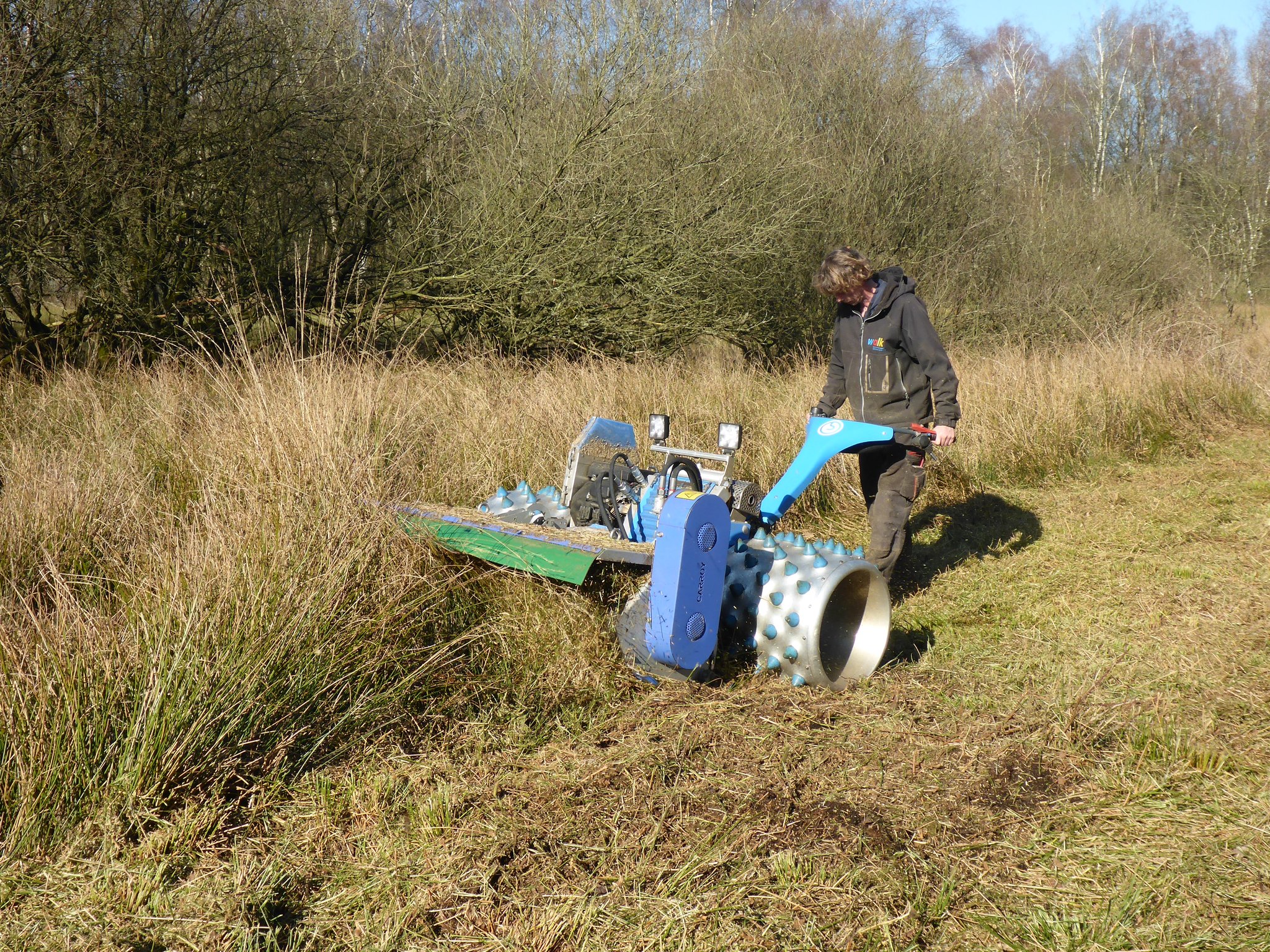 Gefördert: Pflegemaßnahmen mit Spezialgerät auf NABU-Flächen an der Osterau und im Dosenmoor