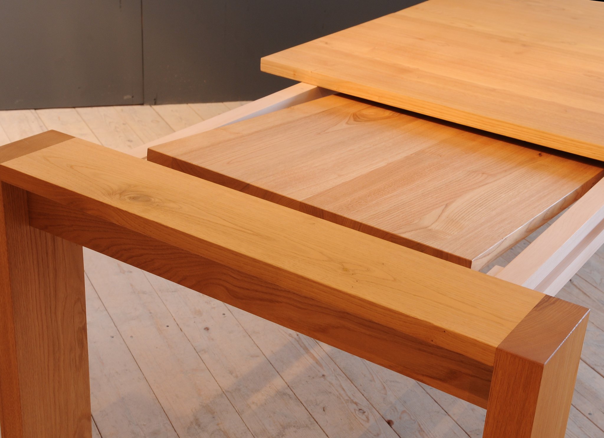 Auszugstisch, sehr einfach und ohne grosse Kraftanstrengung