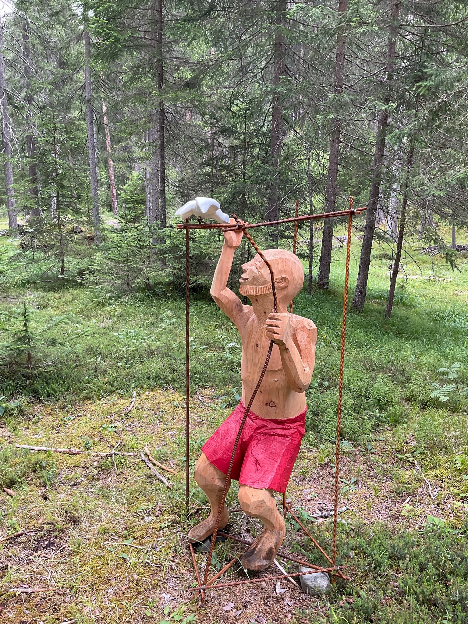 Holz-/Steinskulptur "unter vier Augen", 2022 Holzbildhauersympsoium Sur En/Sent