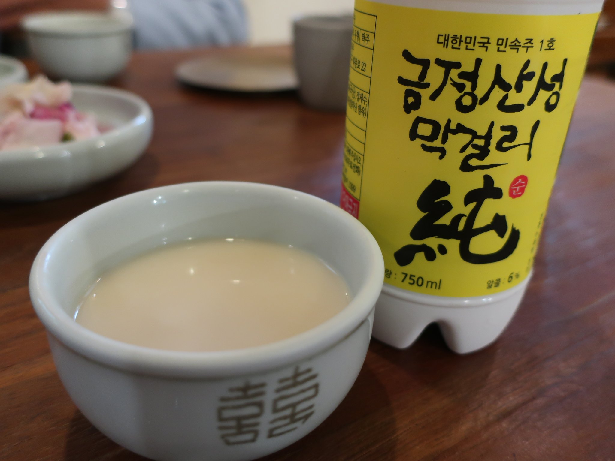 韓国の伝統的なお酒　マッコリ