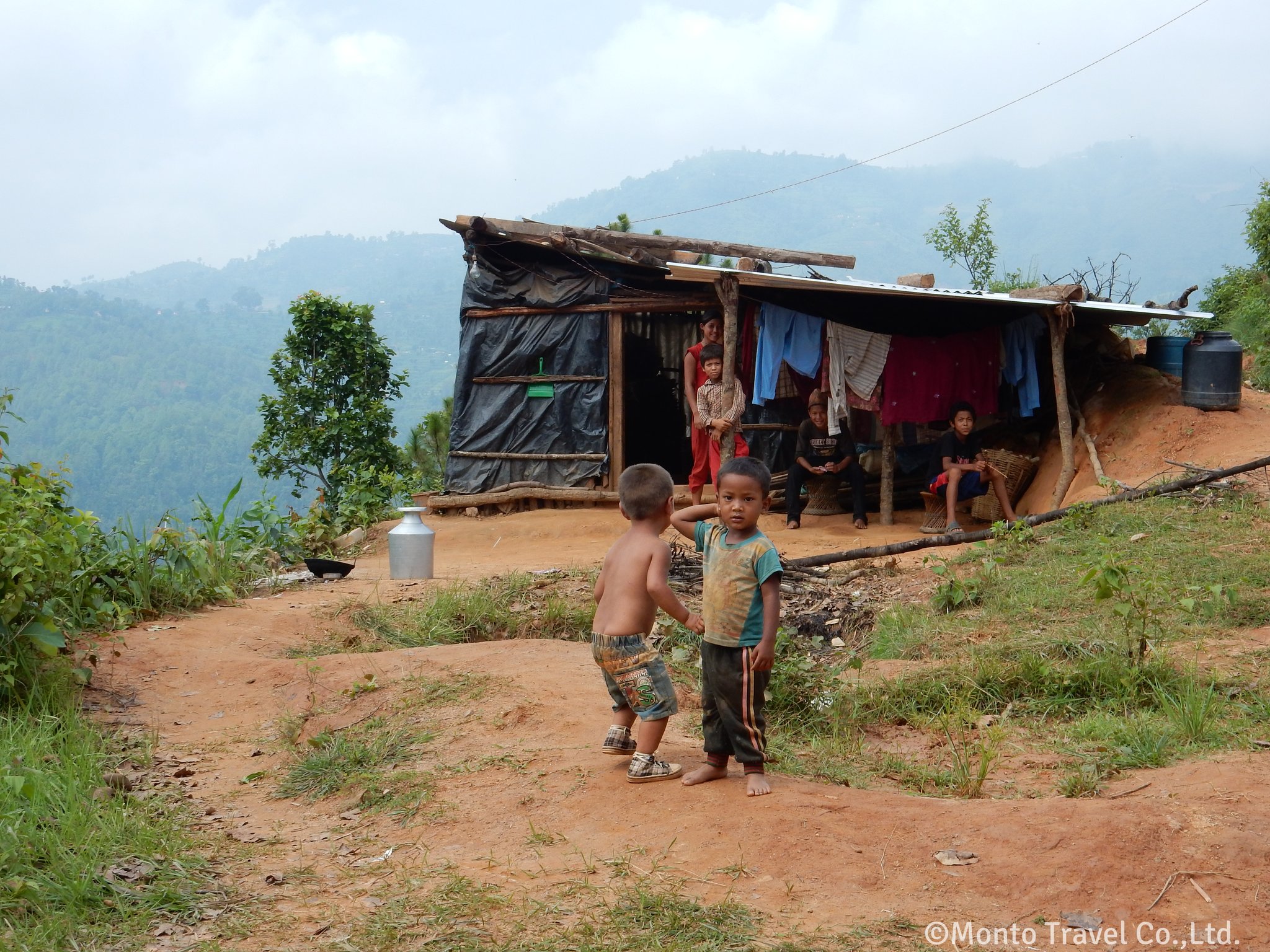 アネコット村の子どもたち