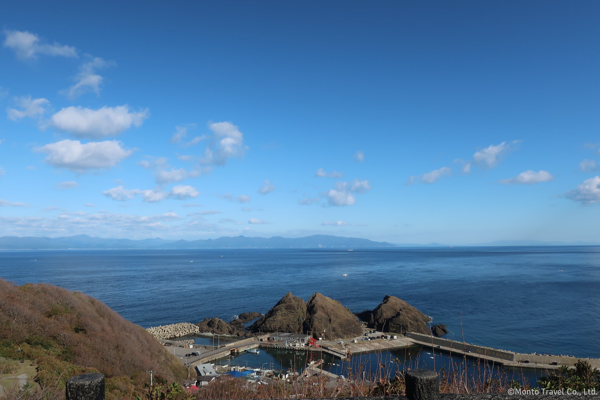 龍飛崎から北海道を望む