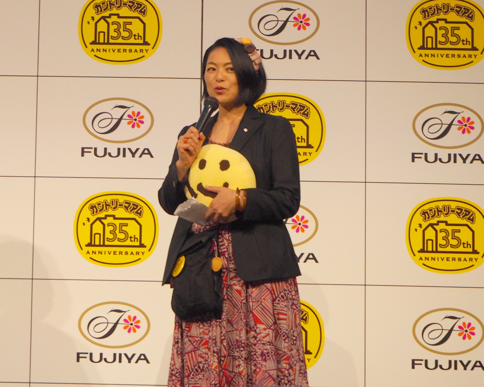 キャンペーンなどについて説明する不二家・岡部桂子マーケティング部長