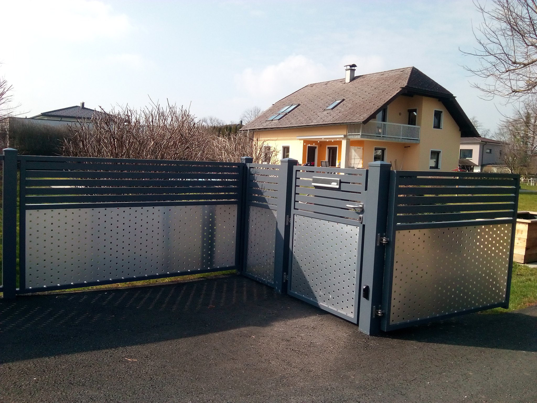 Kombination Waagrechte Latten und Blech