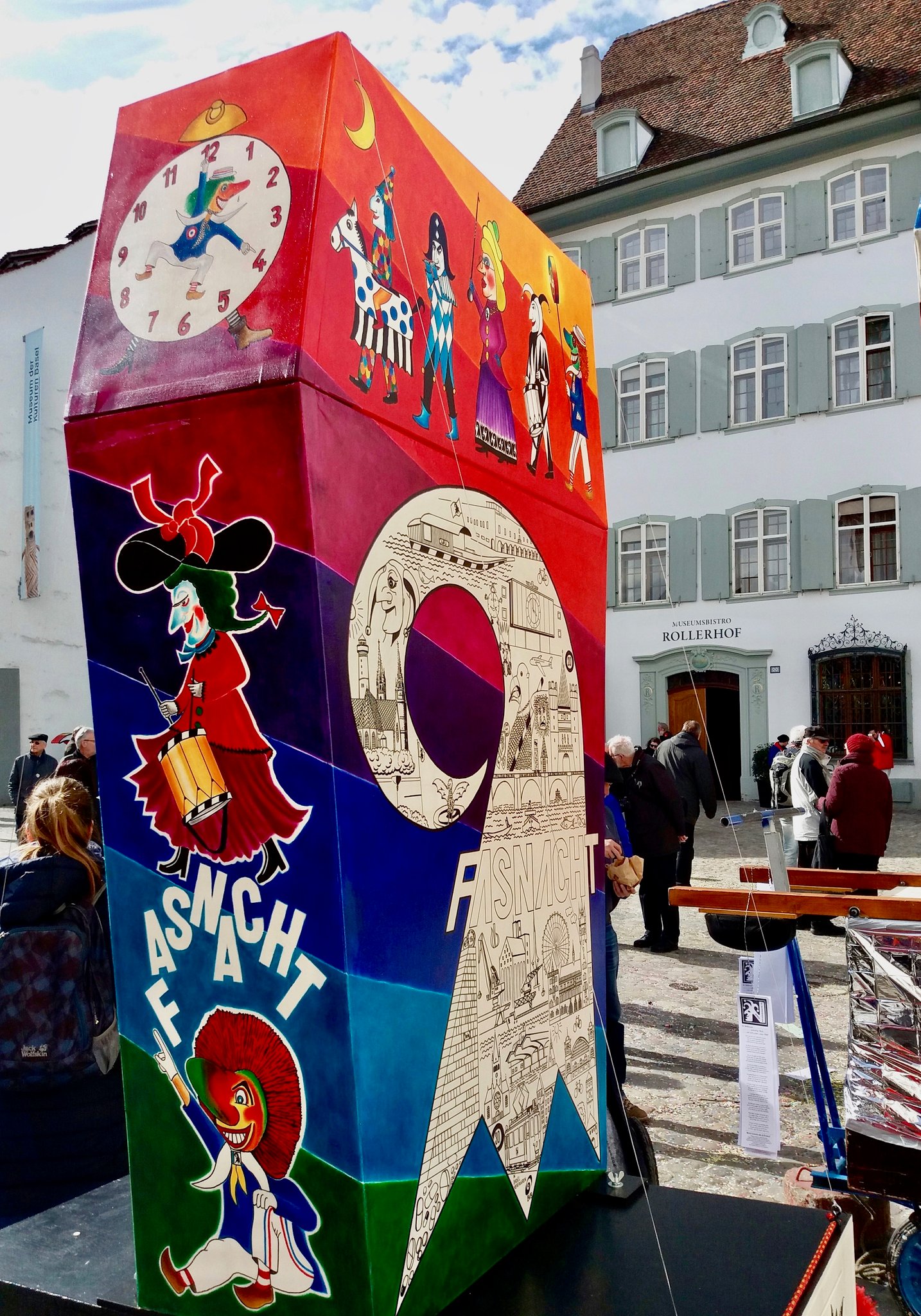 Die Rückseite der Laterne der Heubärgler an der Laternenausstellung auf dem Münsterplatz 2019