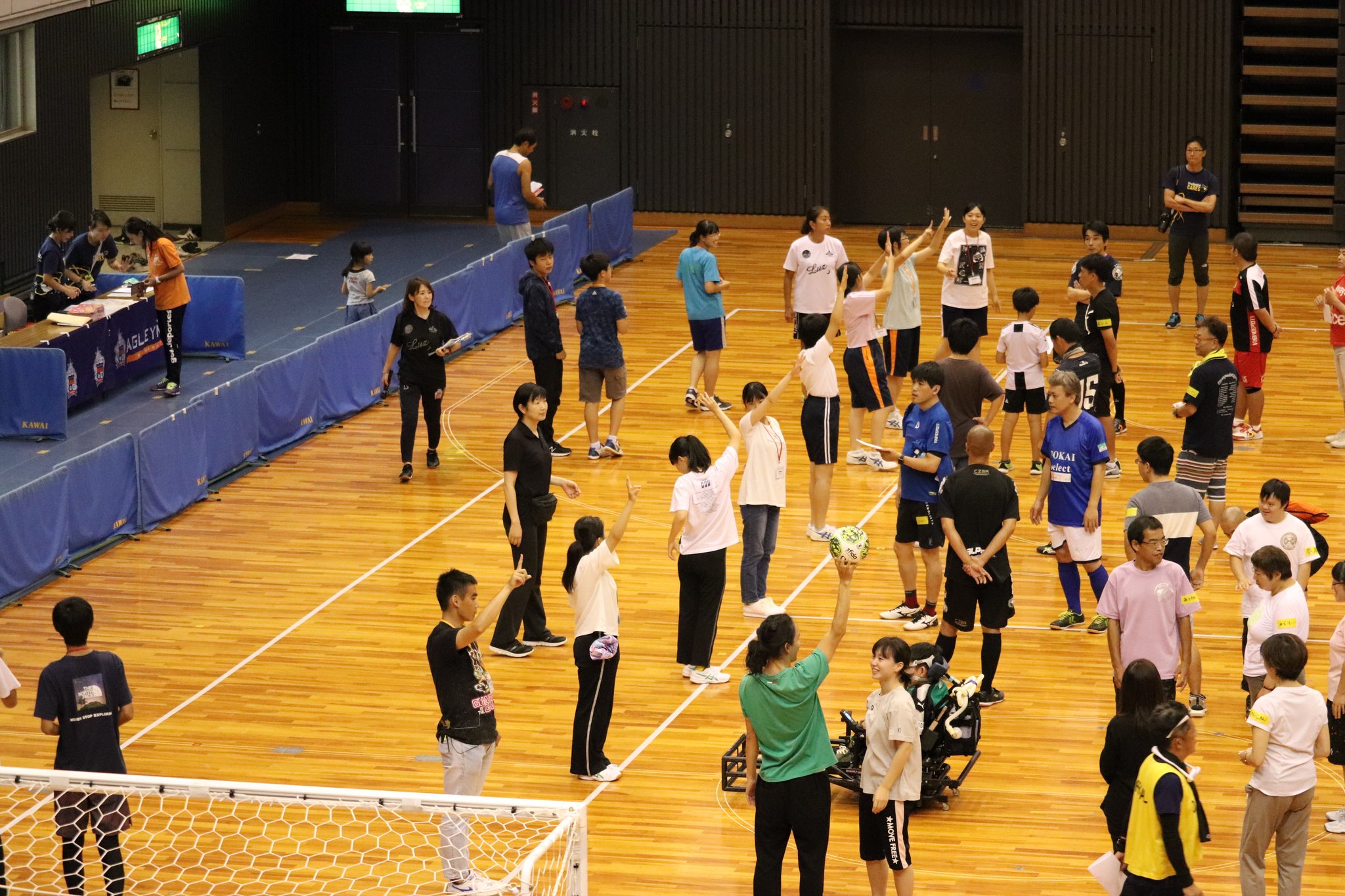 チームごとに整列してもらいます。