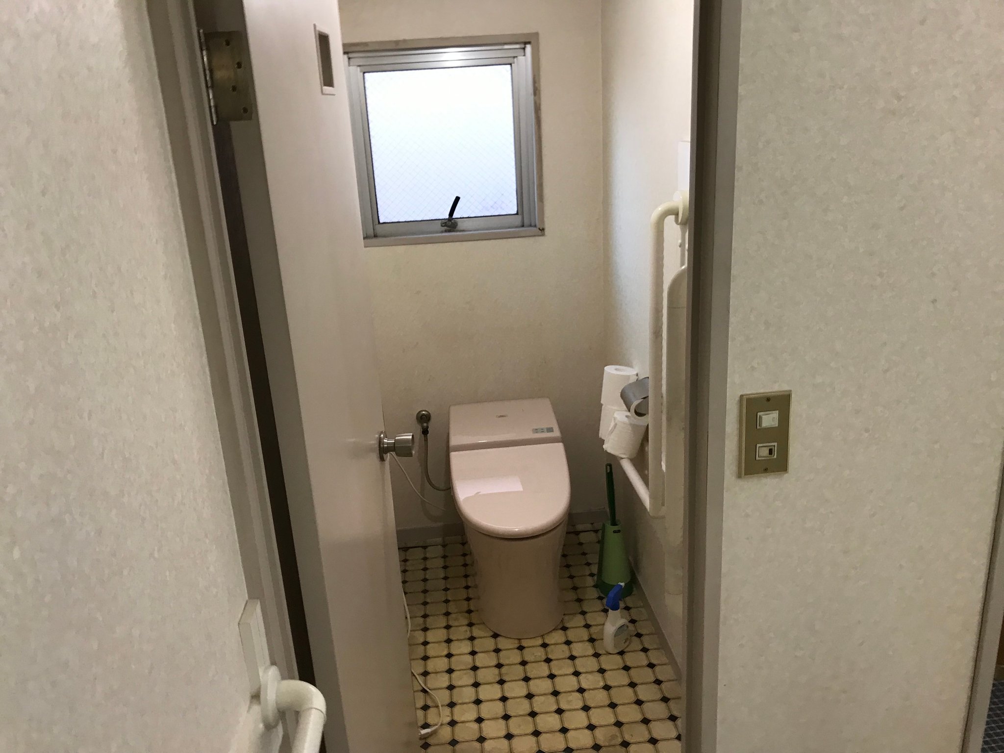 施工前　トイレ