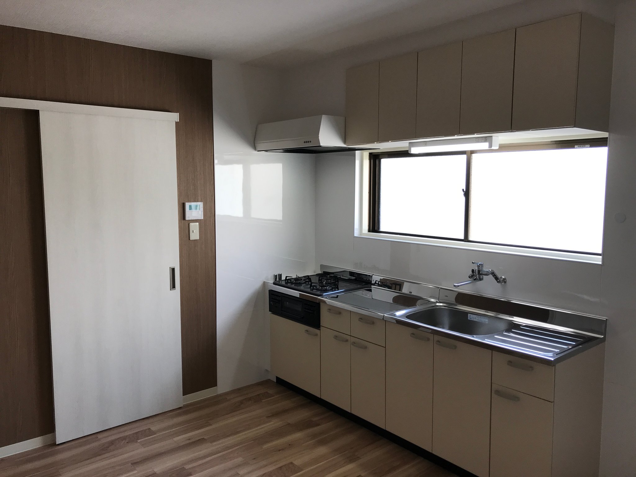 施工後　キッチン①