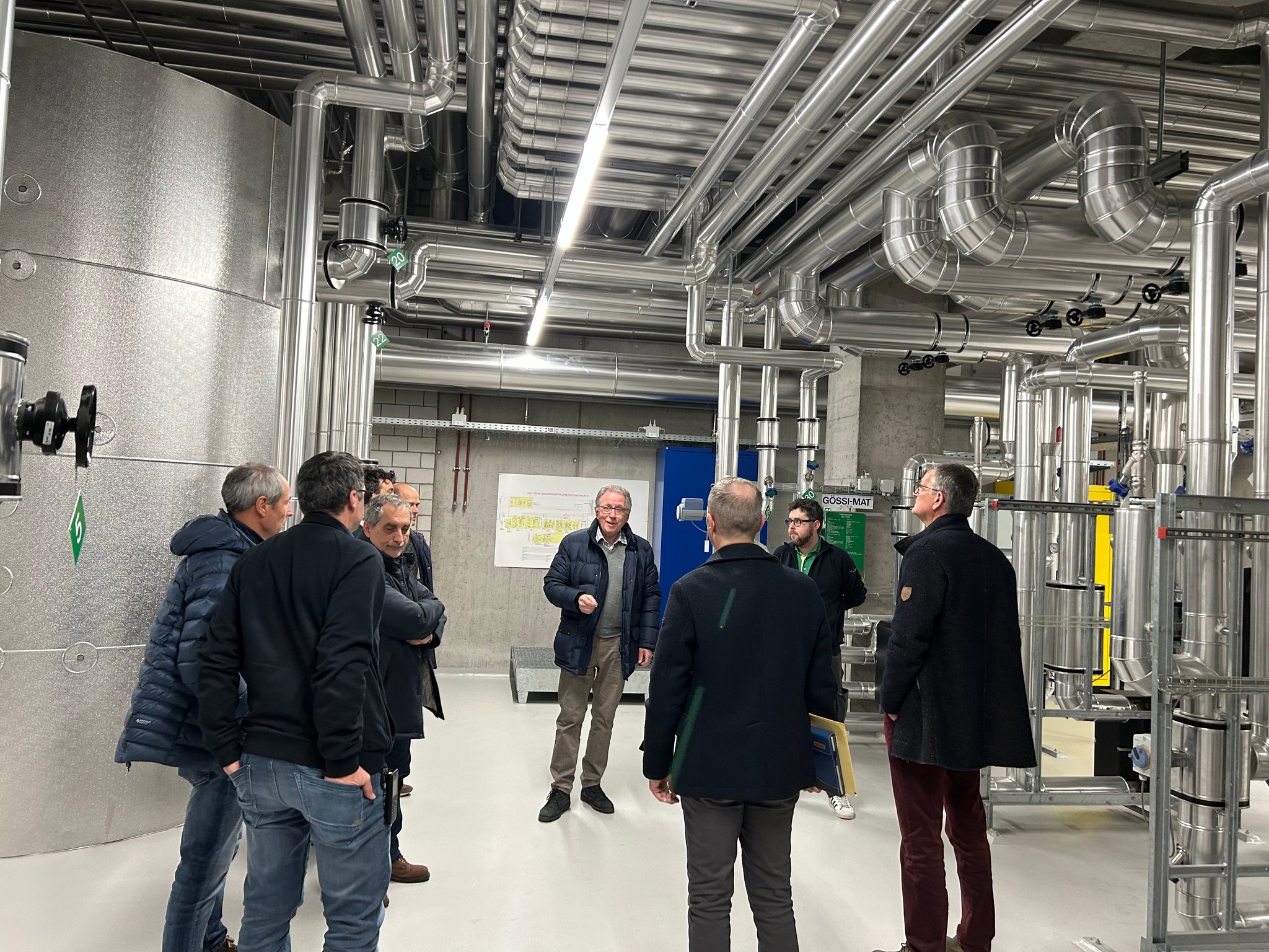Besichtigung der WW-Konzeption System Gössi mit interessierten Haustechnik Ingenieuren von Bozen IT
