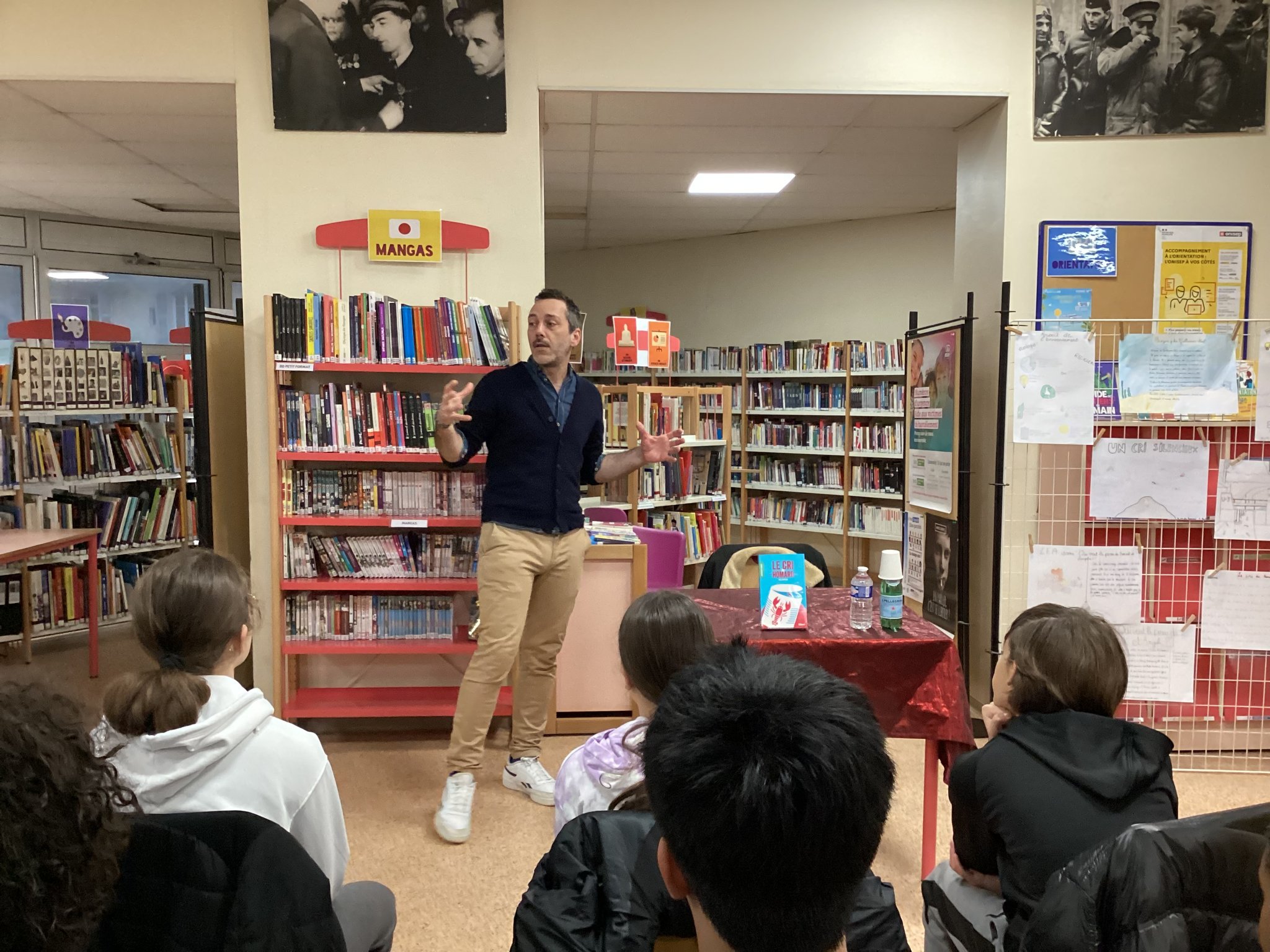 Guillaume Nail rencontre les 4è2 au CDI du collège Risso