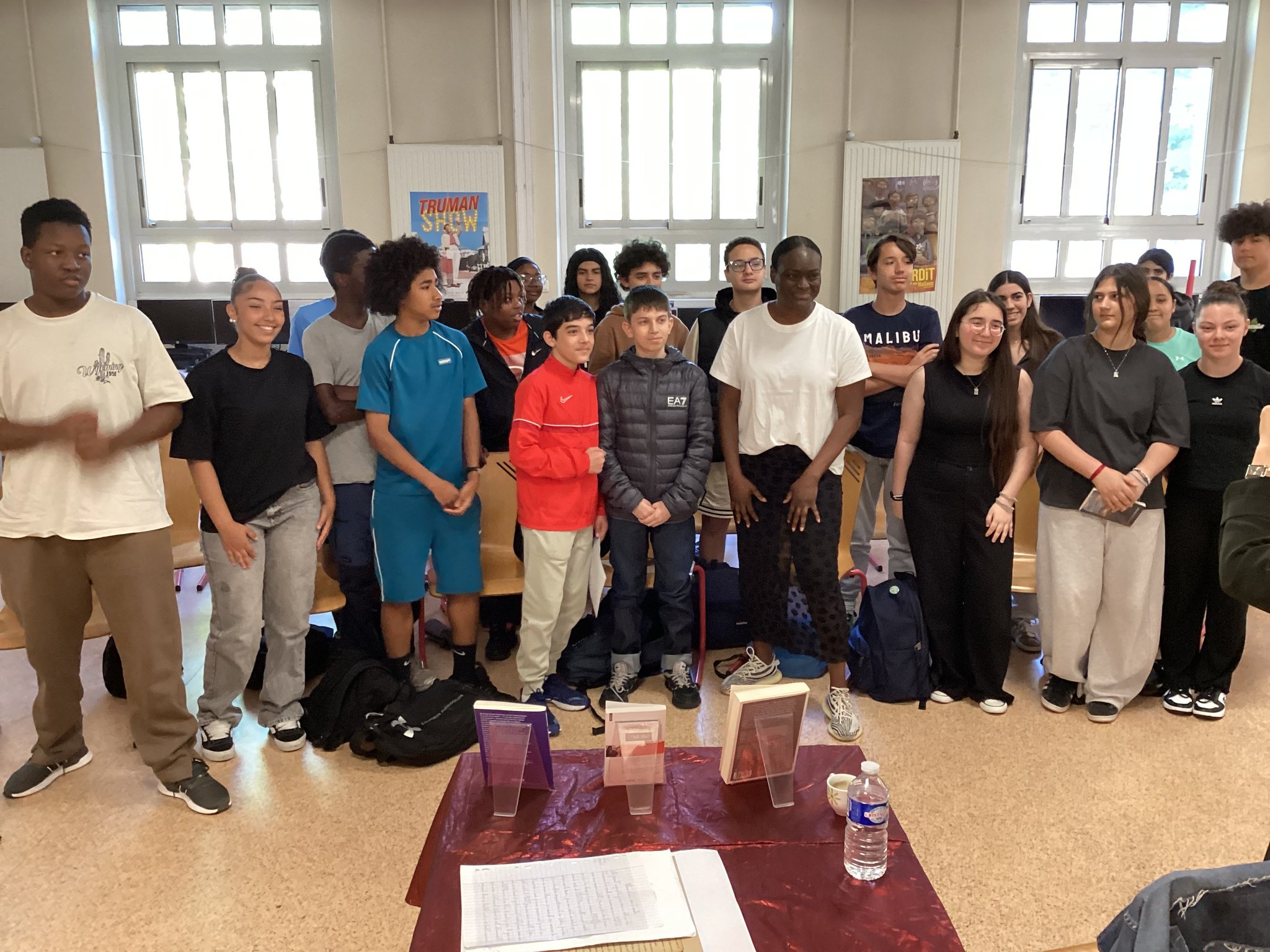 Les élèves de 3è3 avec Aya Cissoko