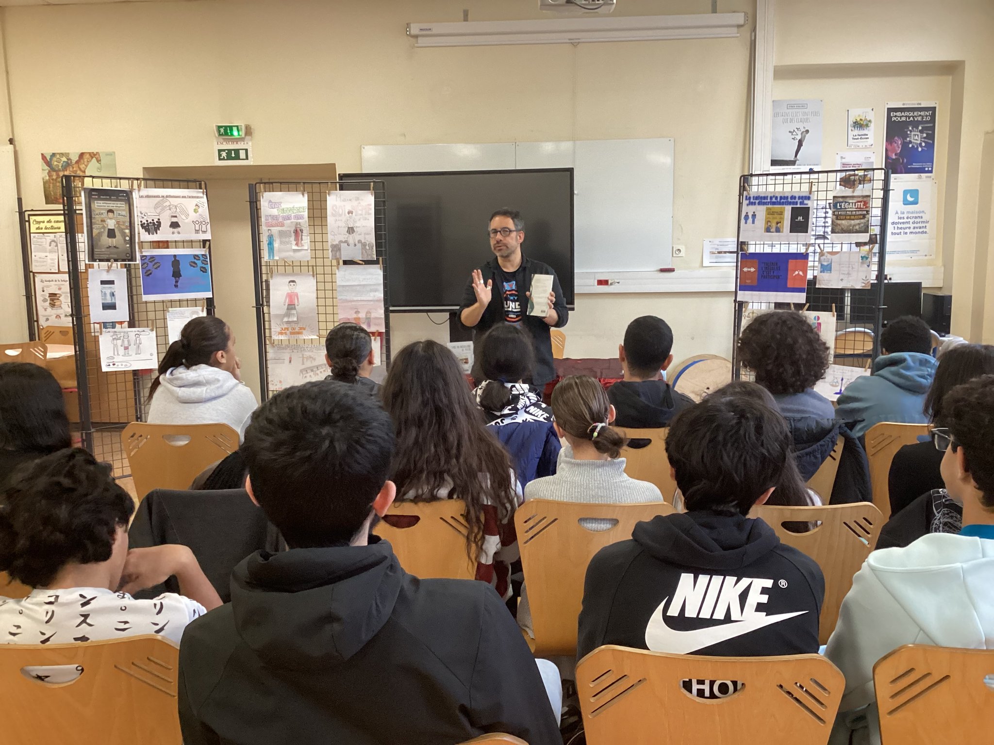 Thomas Scotto rencontre les élèves de 3è2 et 3è3 au CDI