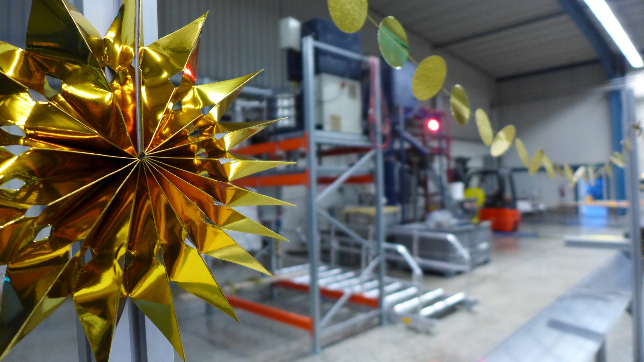 Am 7. November stand die Werkhalle der Exipnos GmbH für einen Tag ganz im Zeichen des runden Firmenjubiläums. 