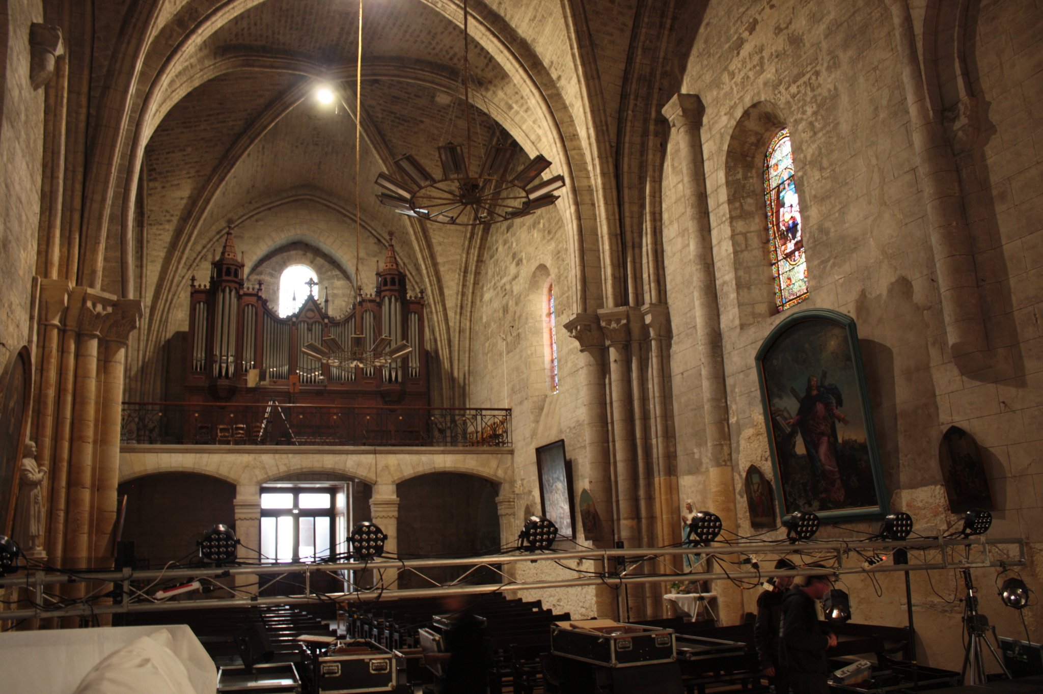 L'intérieur de l'église - (c) JDR