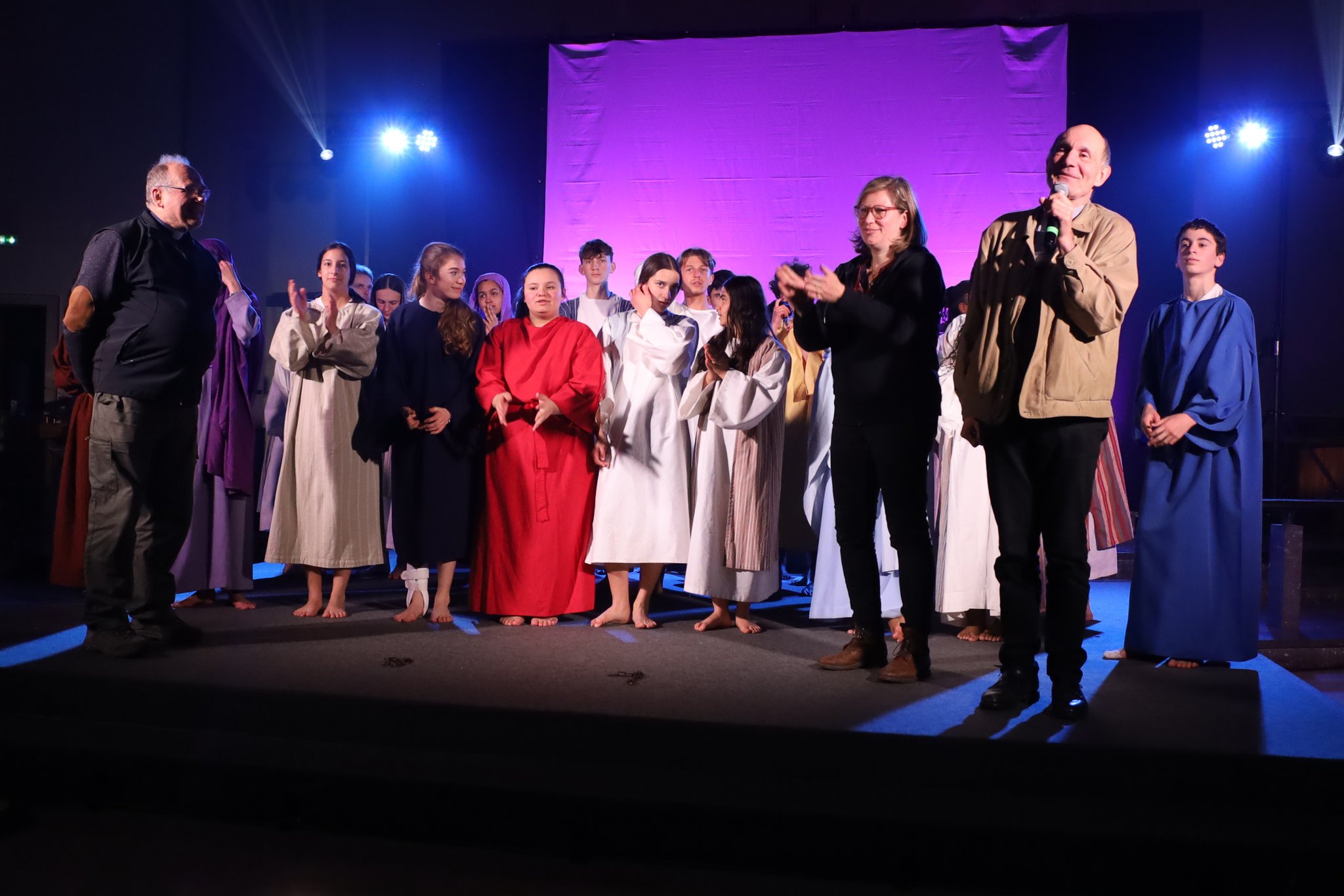 Les remerciements du Père jean-Philippe - (c) JDR