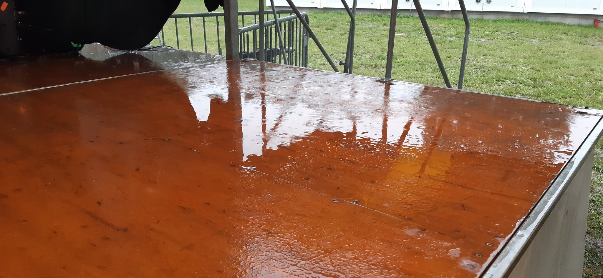 ... de la pluie (c) JDR)