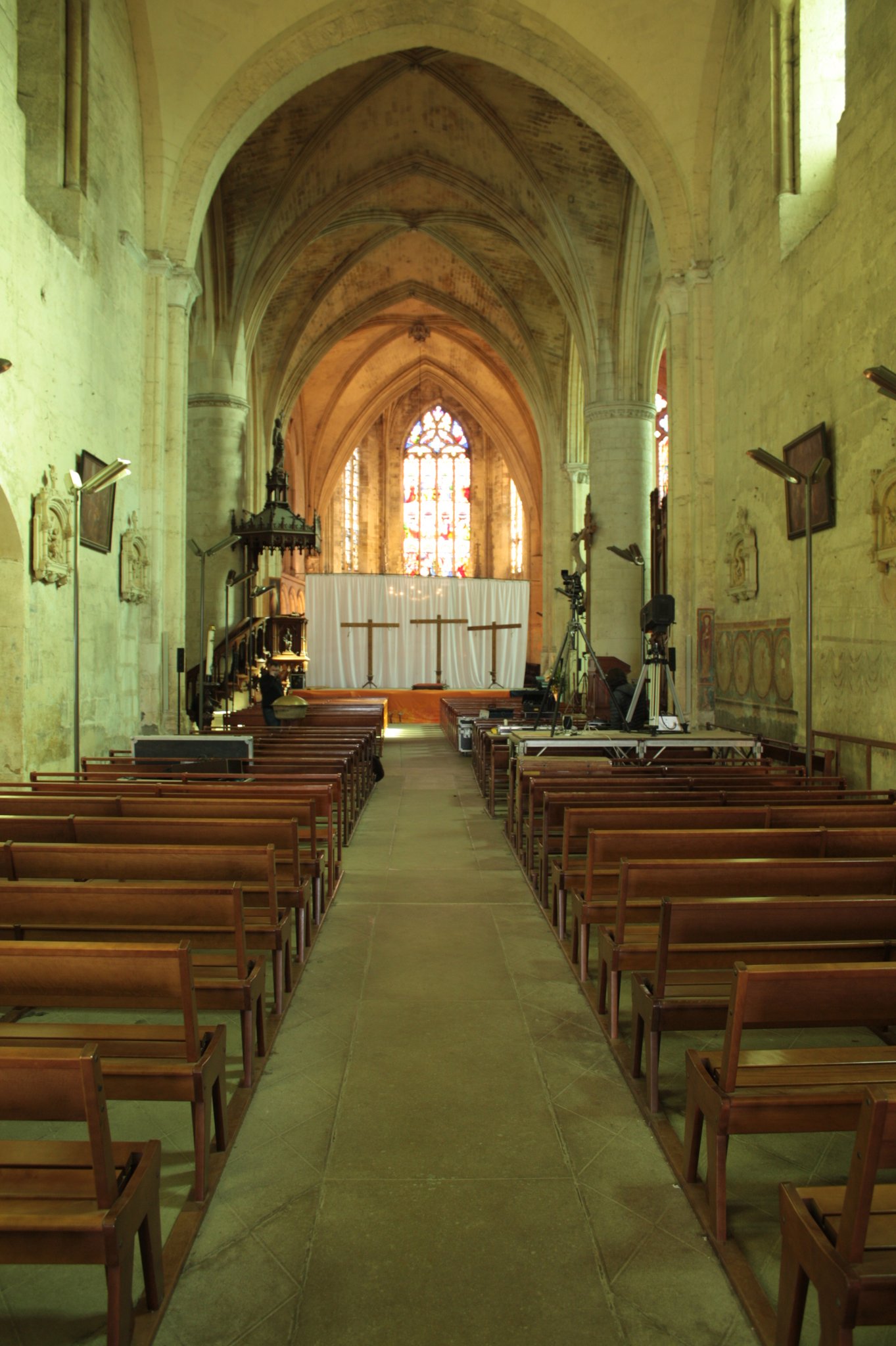 L'intérieur de la collégiale  - © JDR